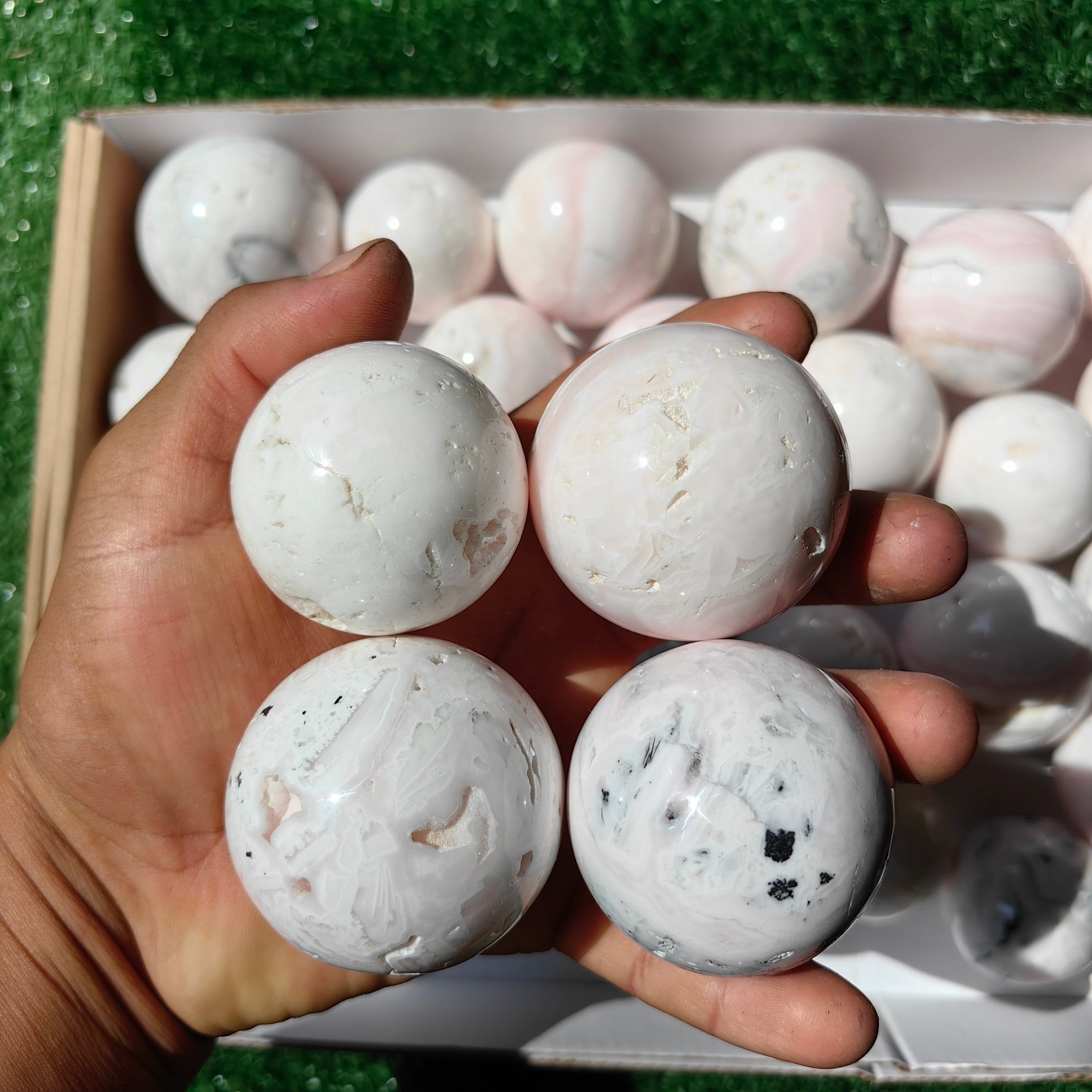 32 pc mangano calcite spheres