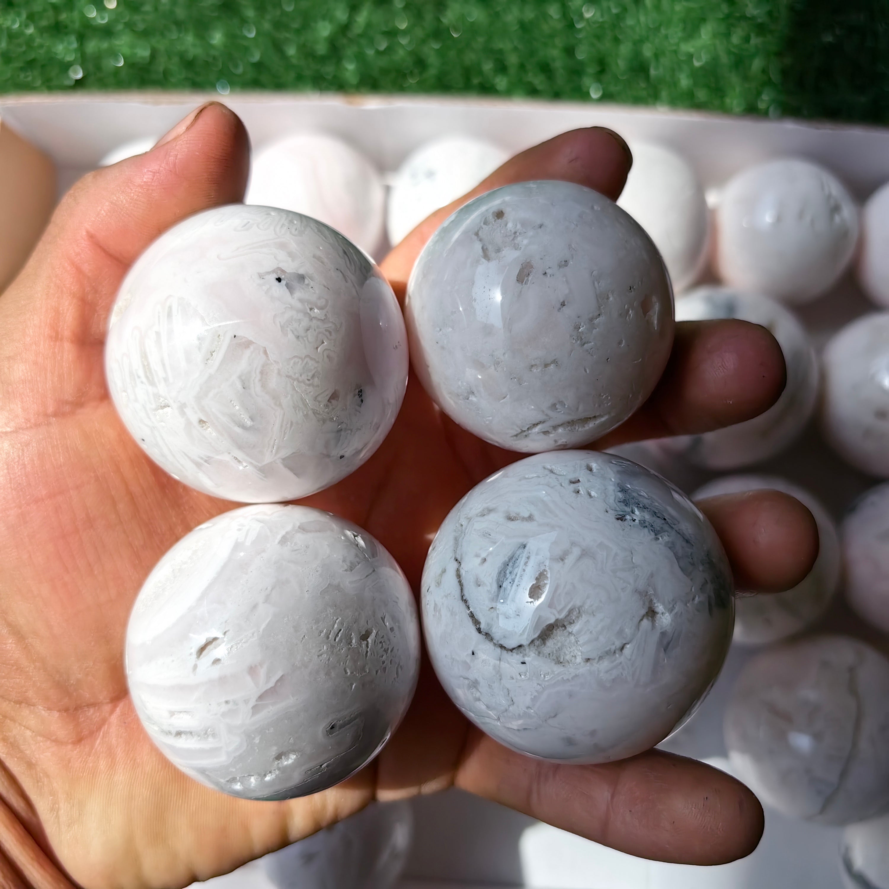 31 pc mangano calcite spheres
