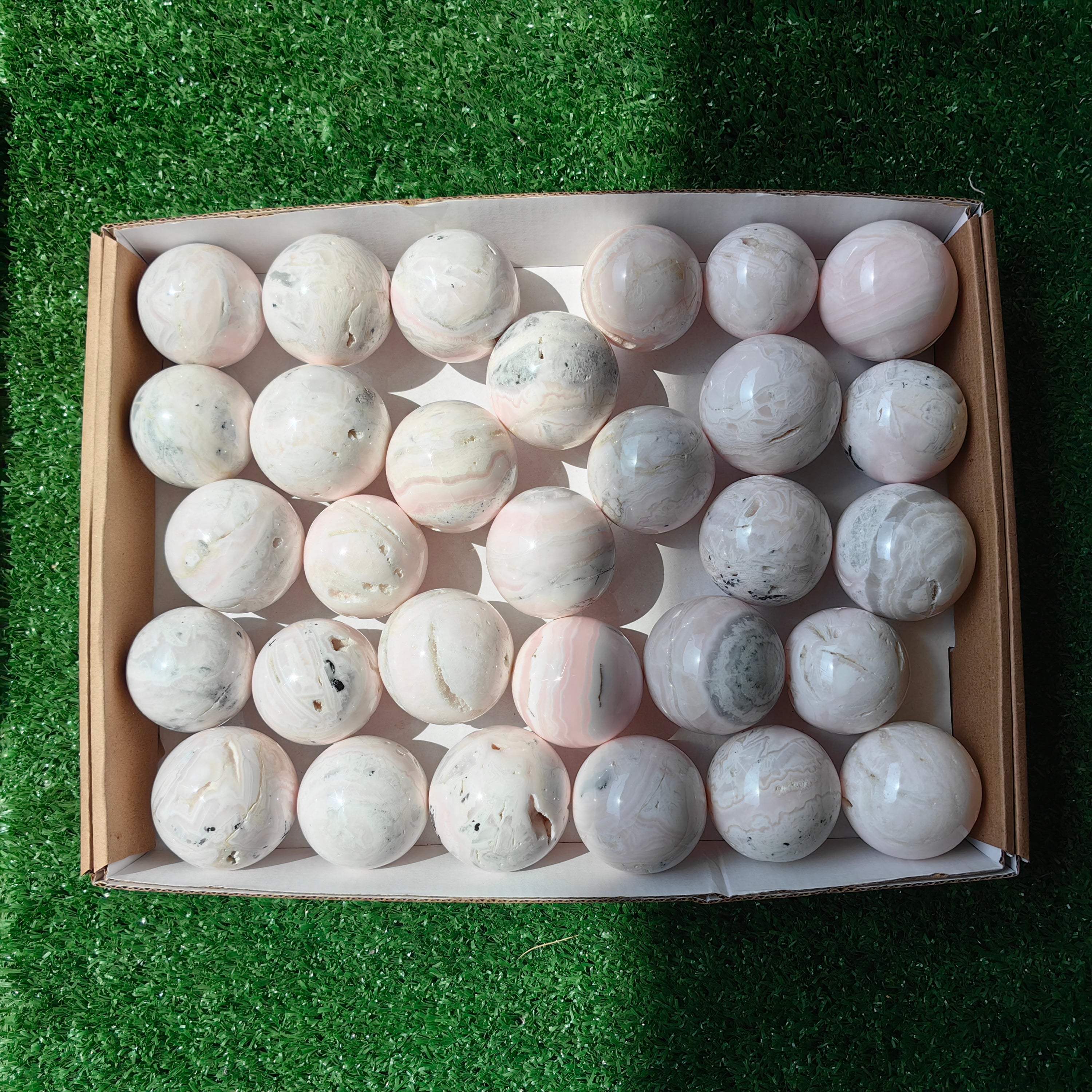 30 pc mangano calcite spheres