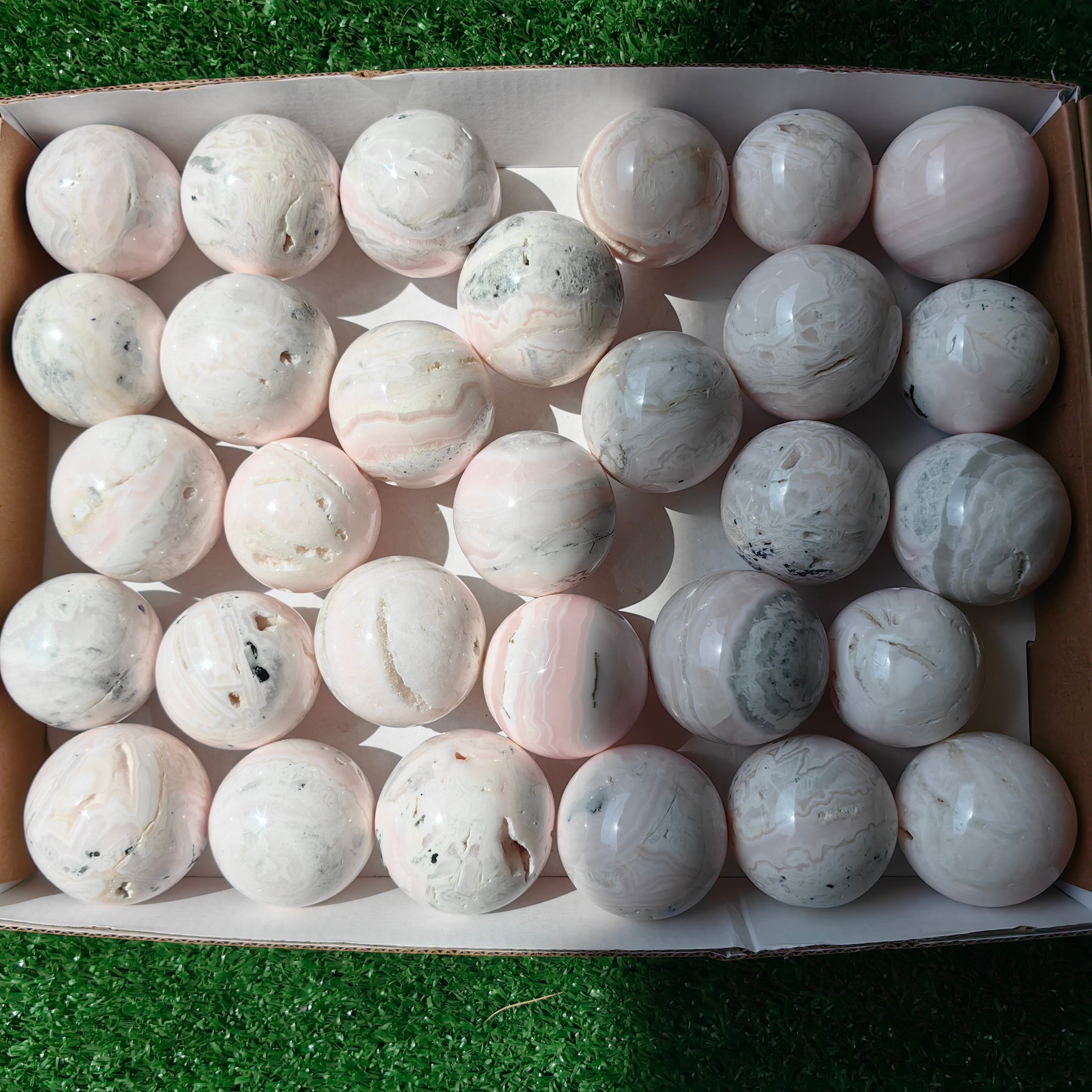 30 pc mangano calcite spheres