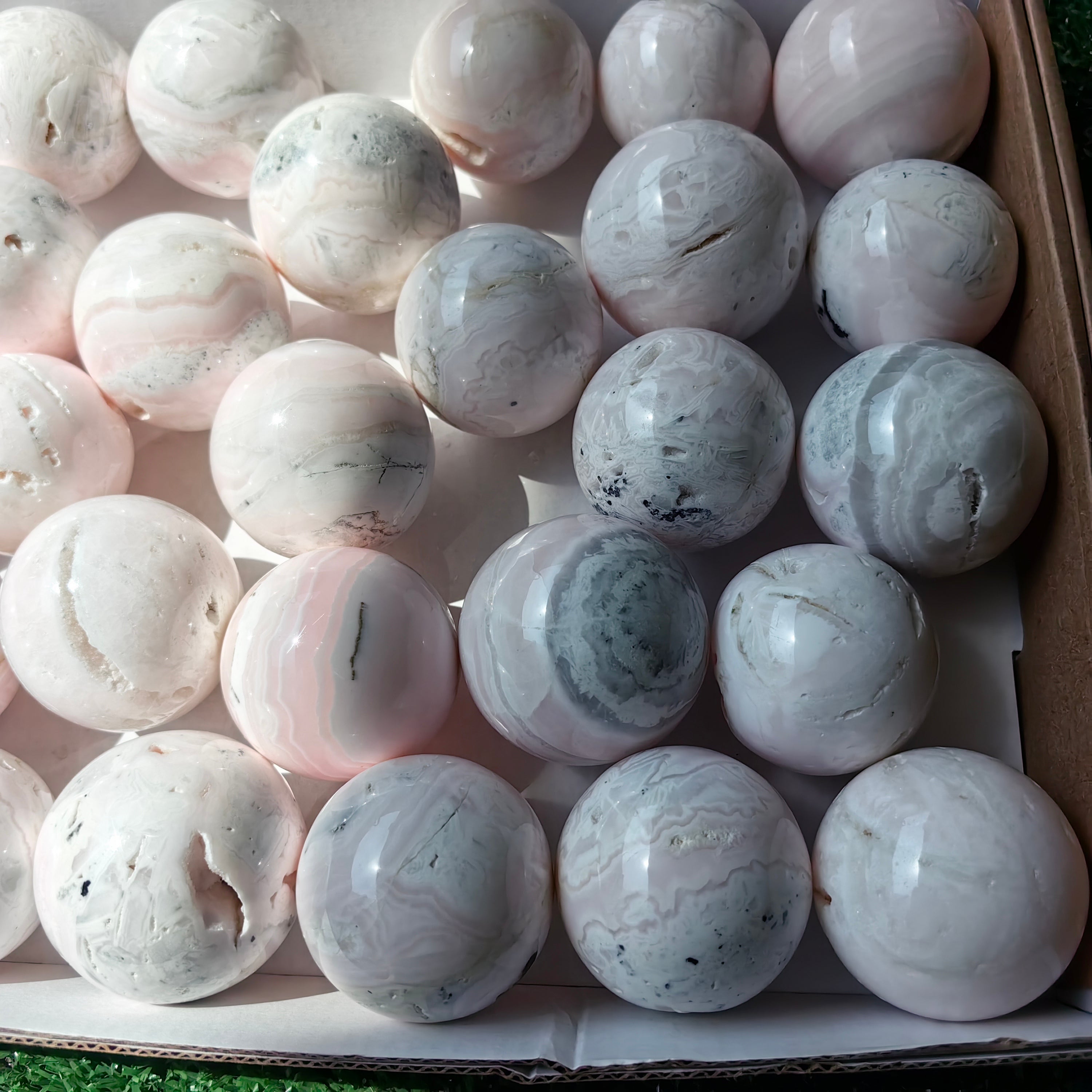 30 pc mangano calcite spheres