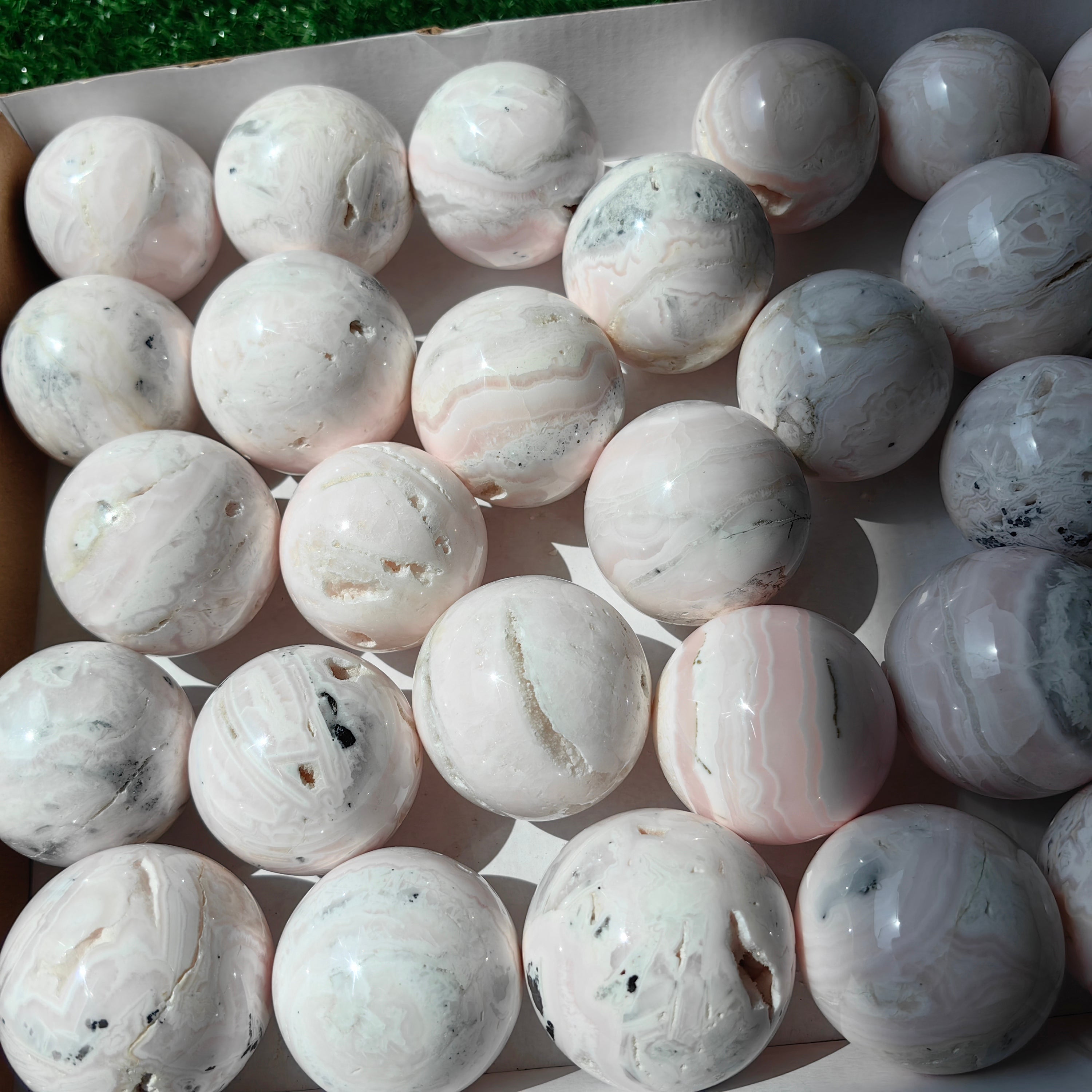 30 pc mangano calcite spheres