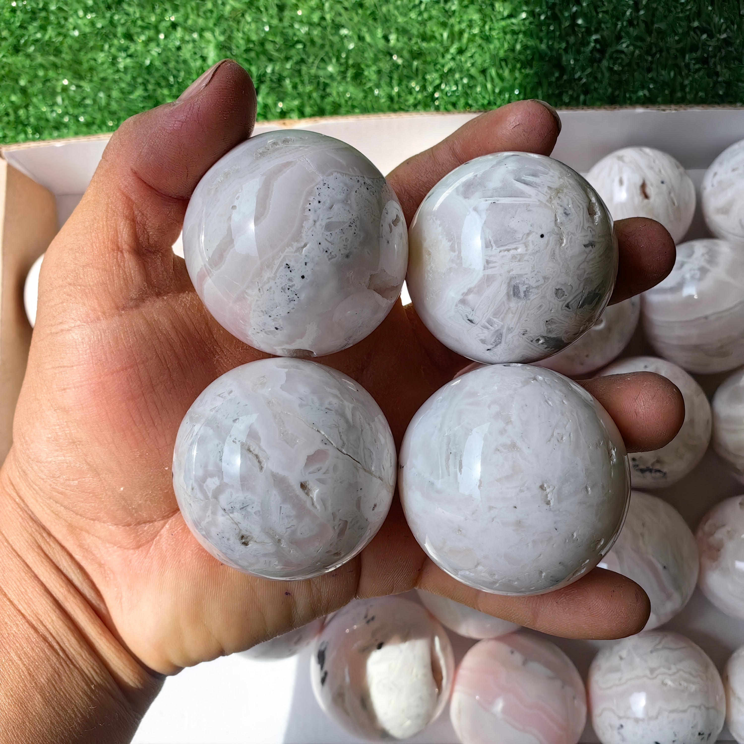 30 pc mangano calcite spheres
