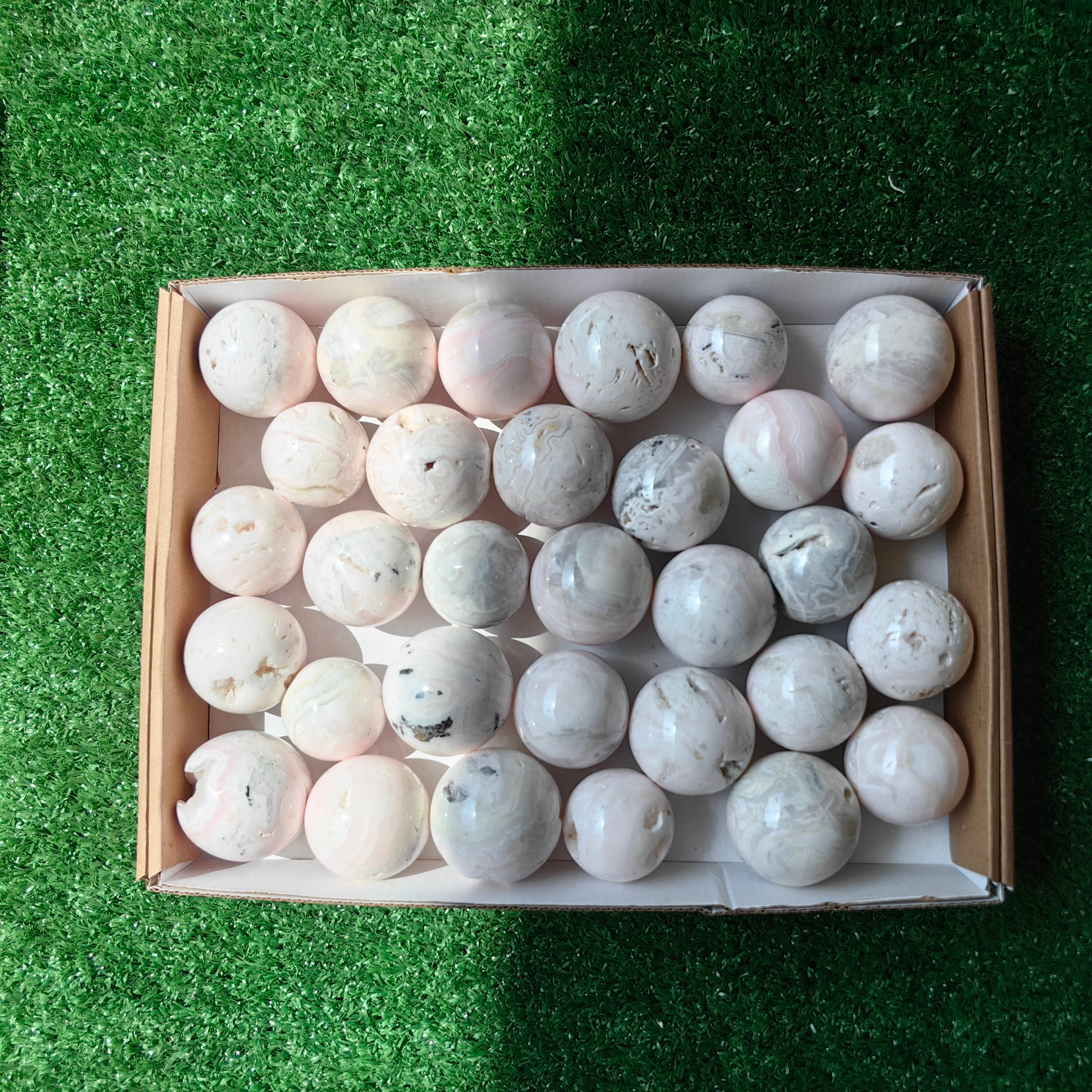 31 pc mangano calcite spheres