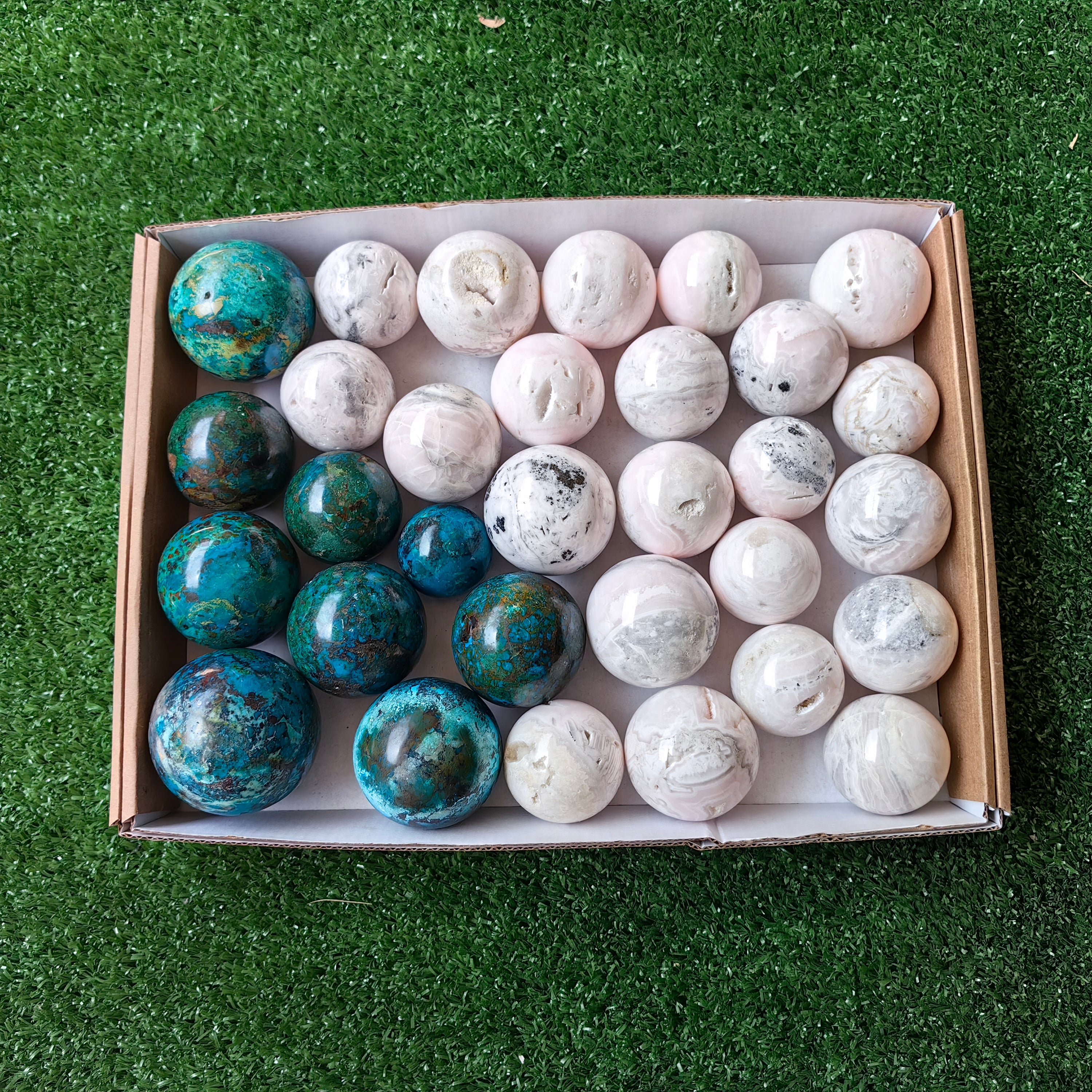 31 pc mangano calcite & chrysocolla spheres