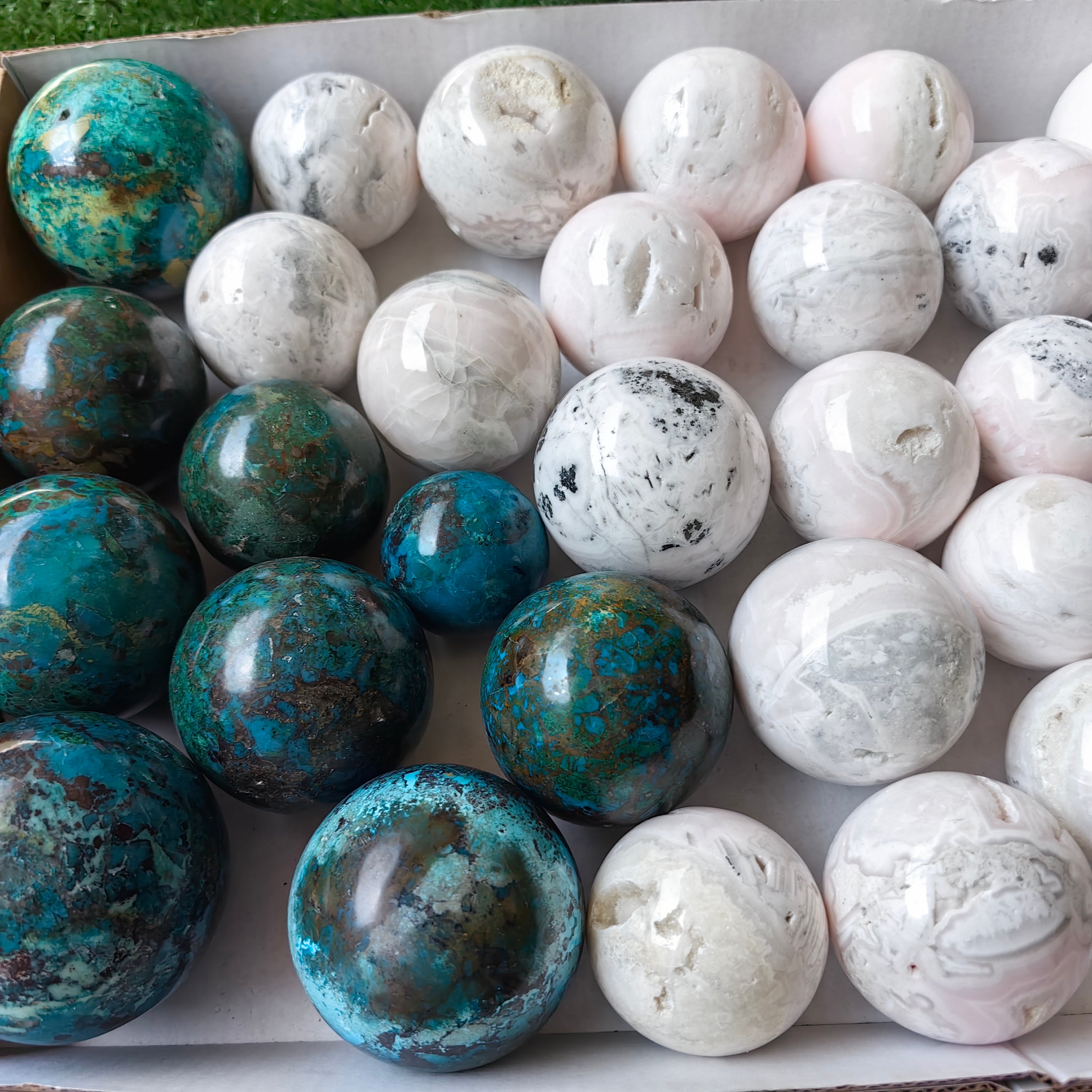 31 pc mangano calcite & chrysocolla spheres