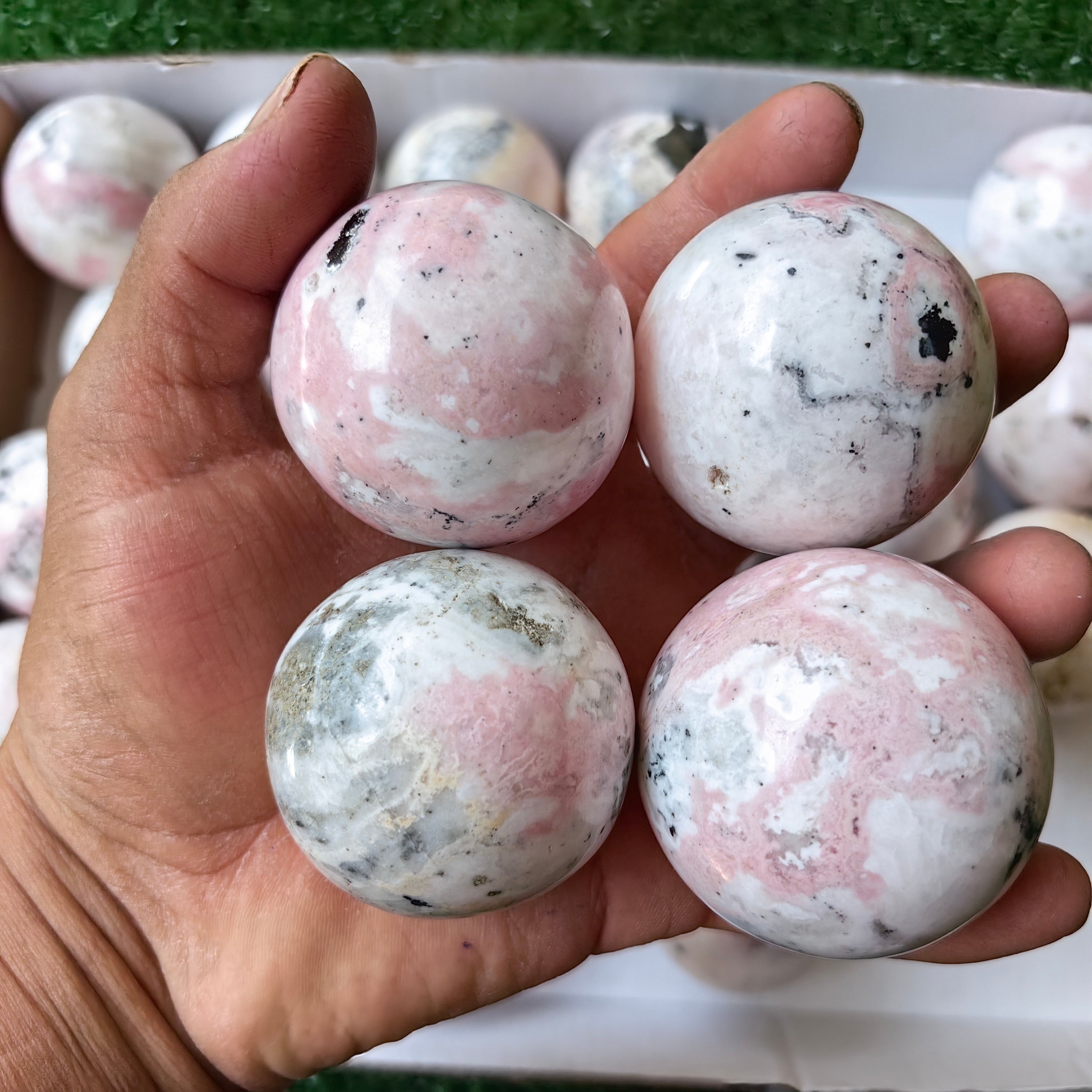 30 pc mangano calcite with rhodonite spheres