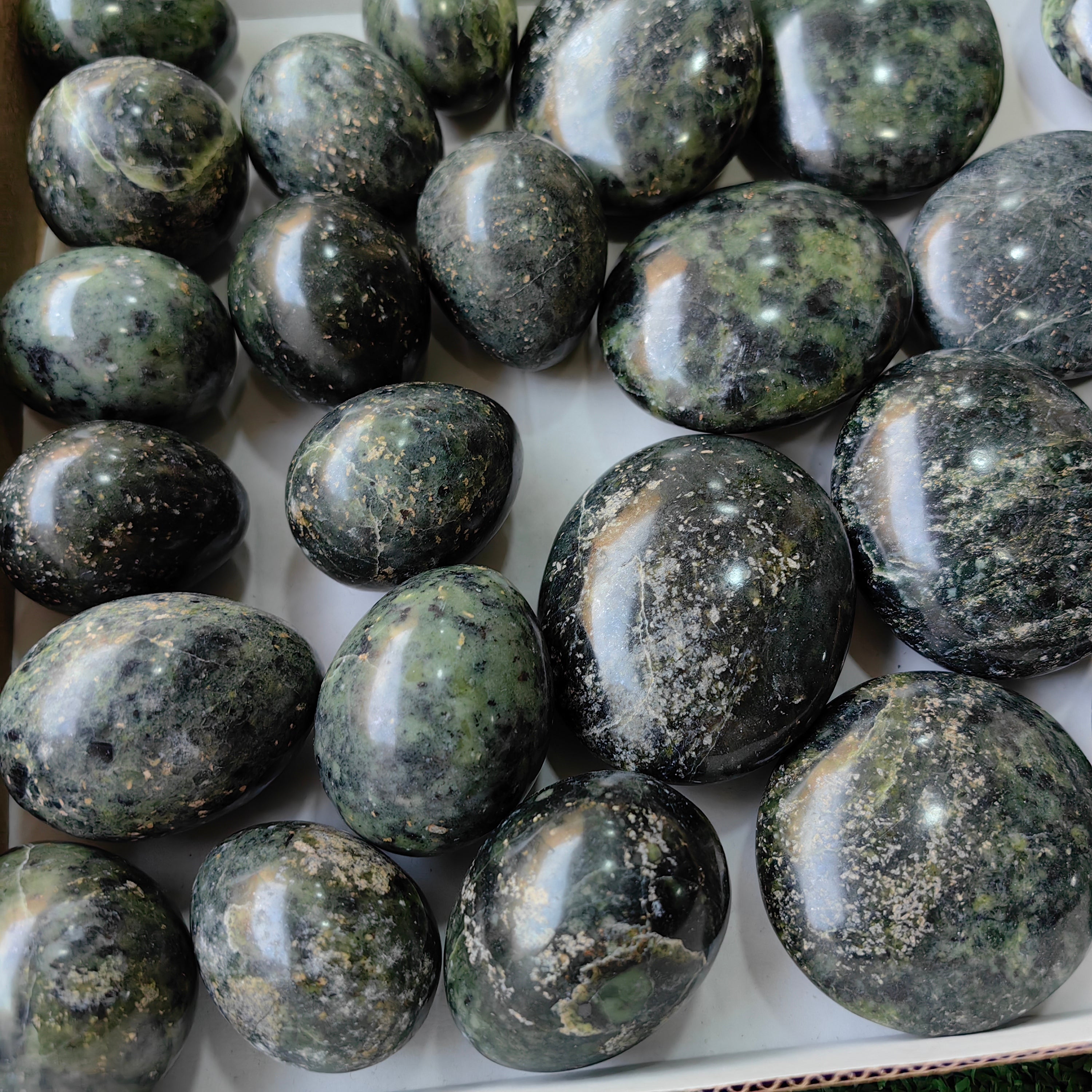 27 pc nephrite egg & palms