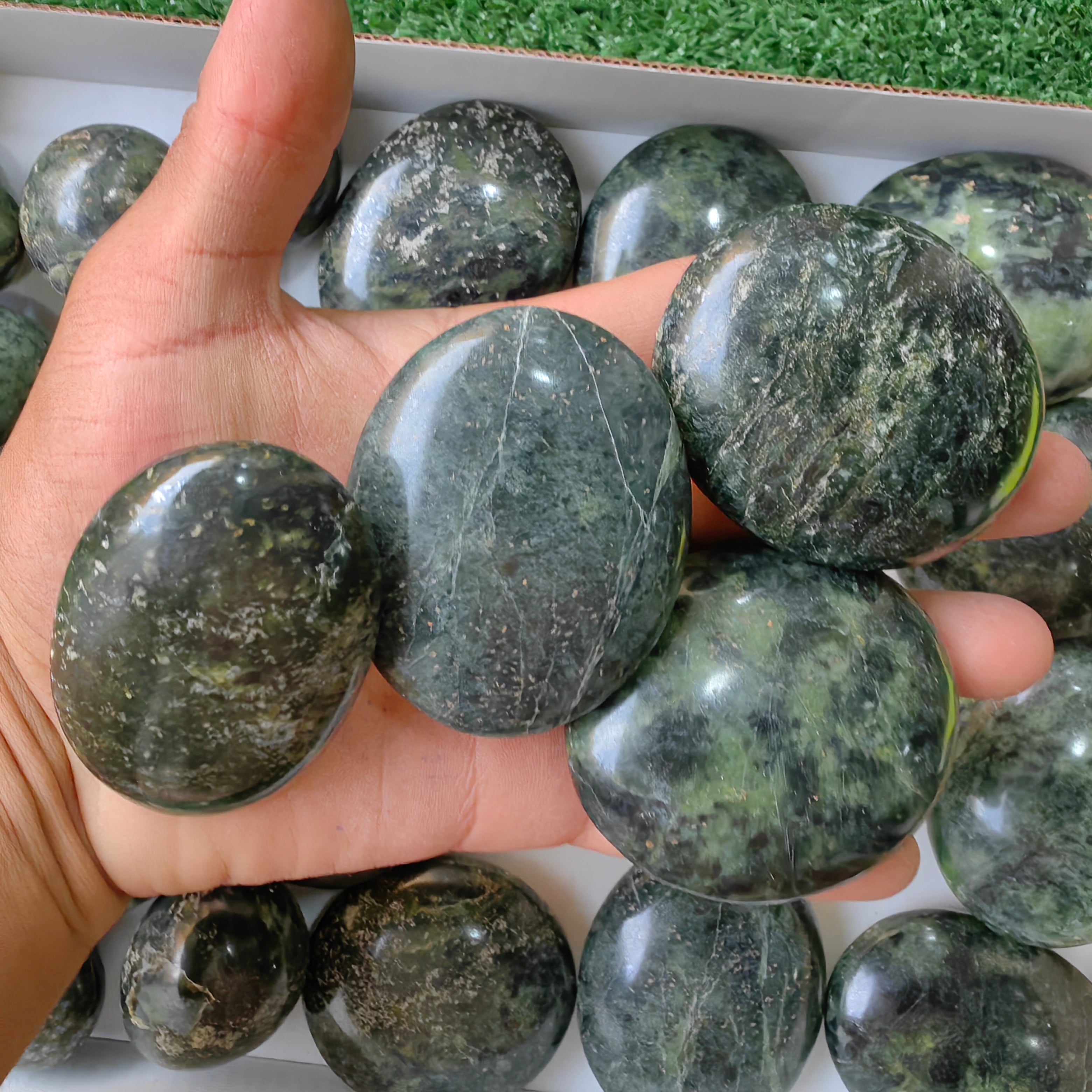 27 pc nephrite egg & palms