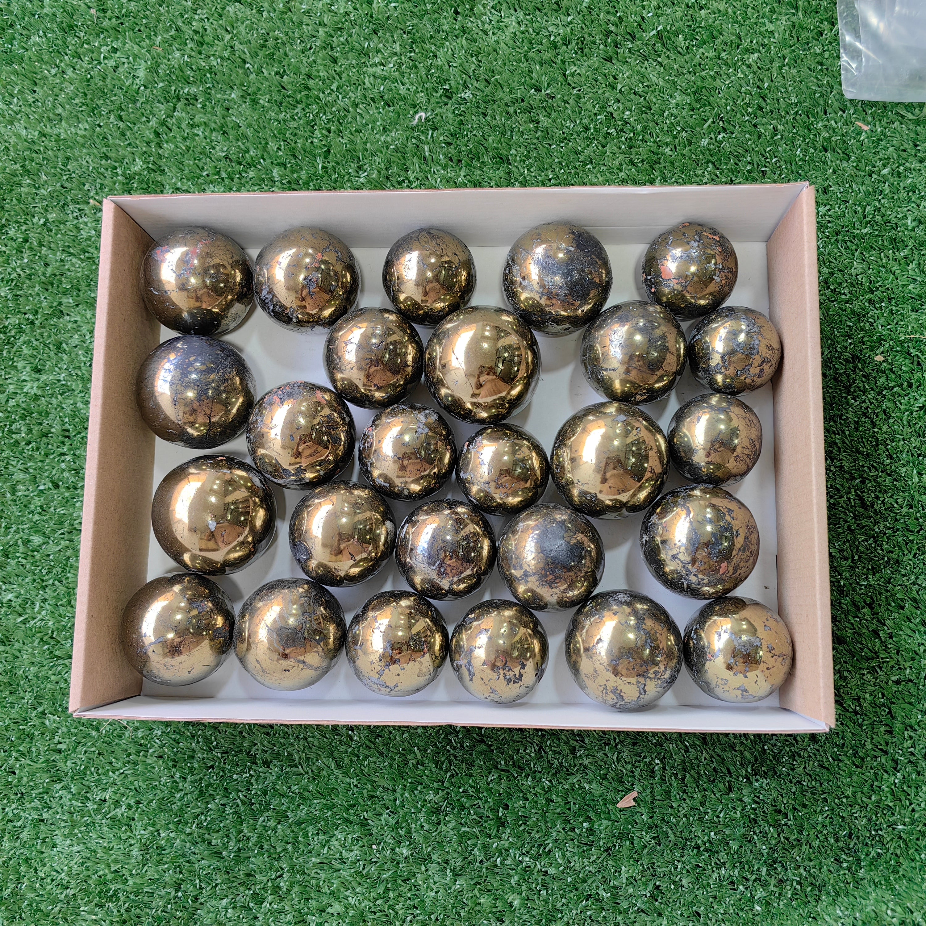 26 pc chalcopyrite spheres
