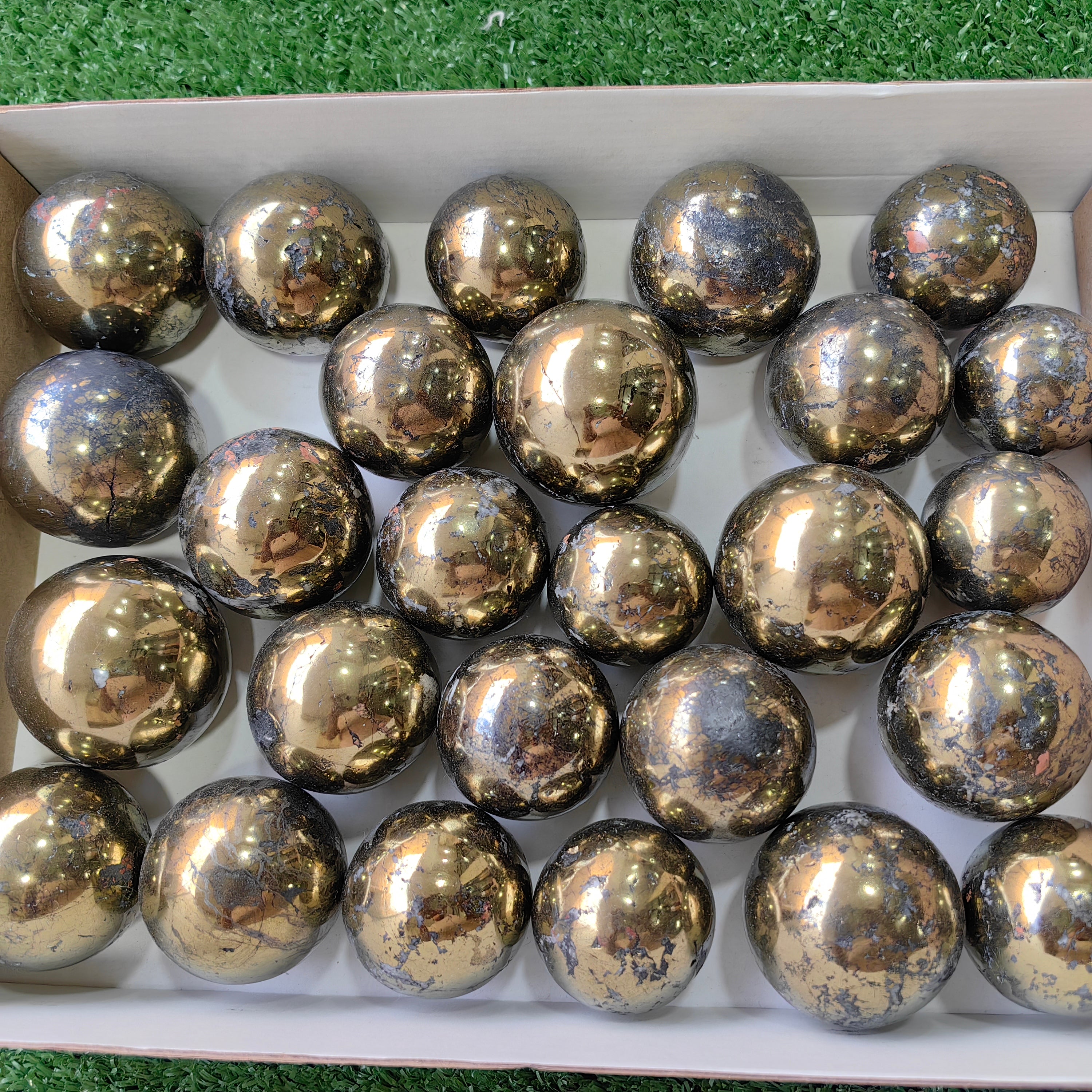 26 pc chalcopyrite spheres