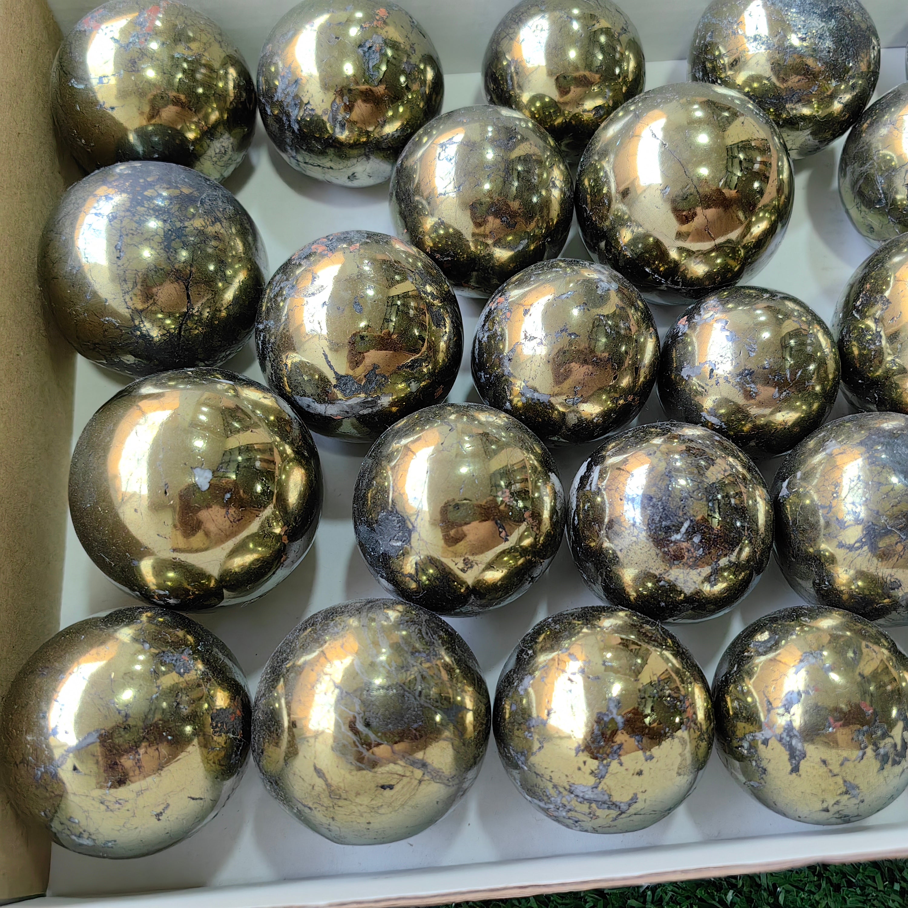 26 pc chalcopyrite spheres