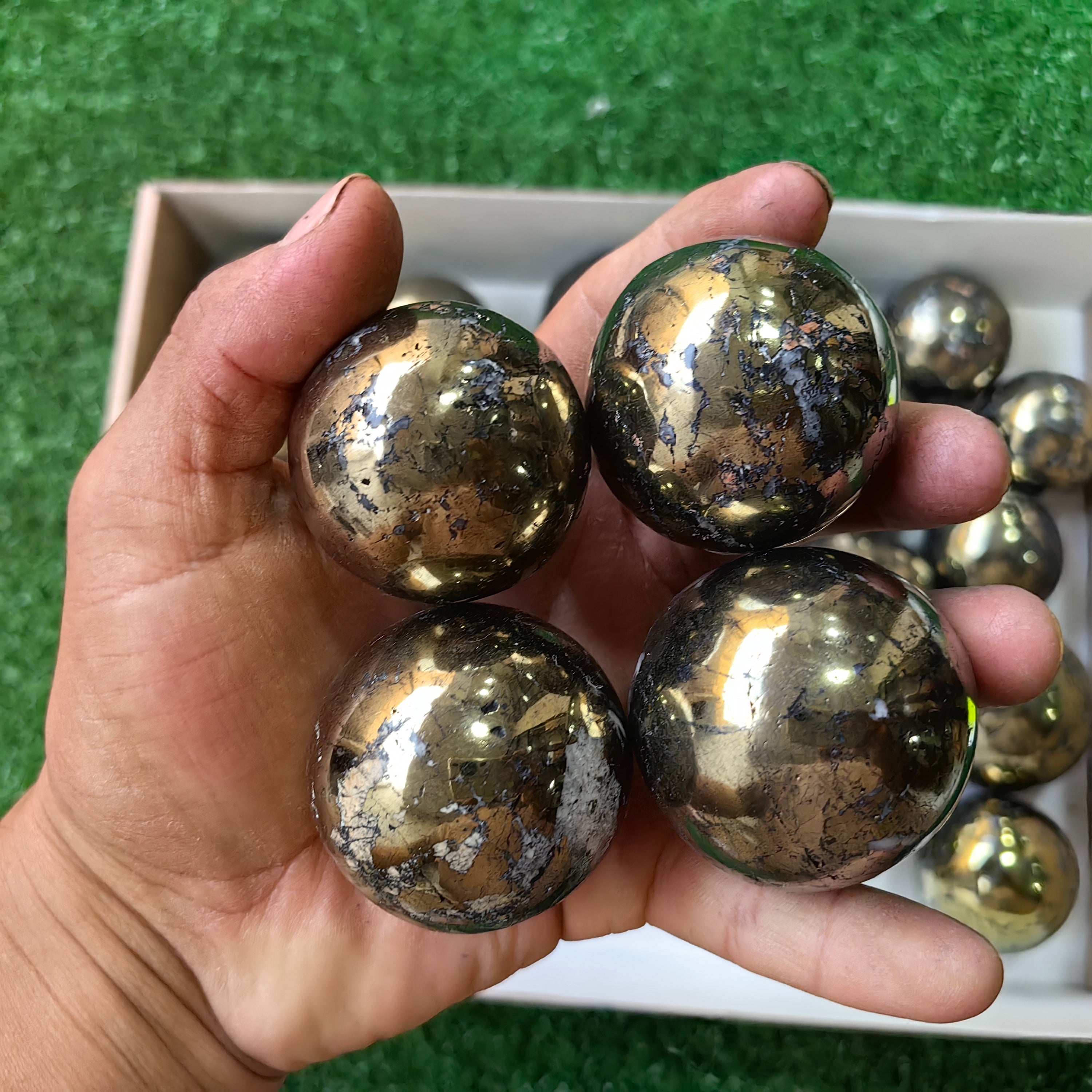 26 pc chalcopyrite spheres