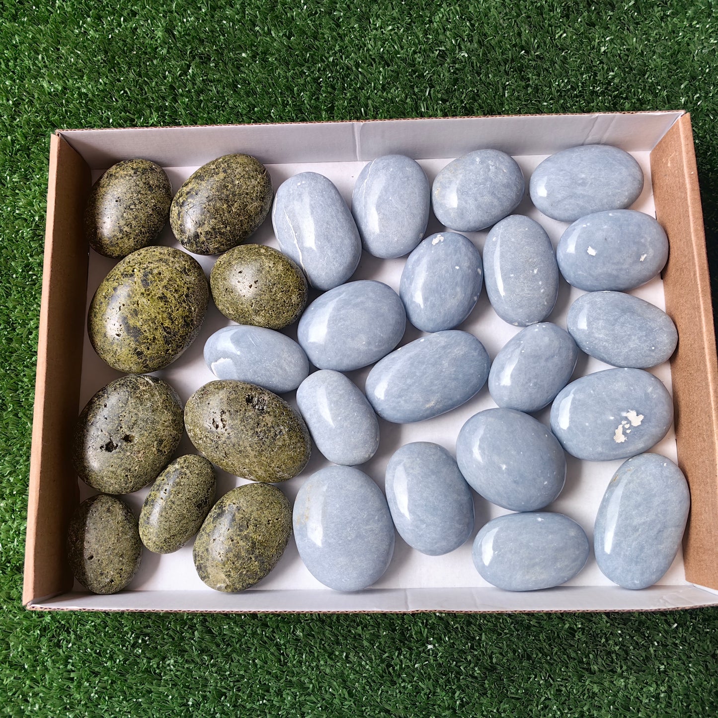 28 pc epidote & angelite palm
