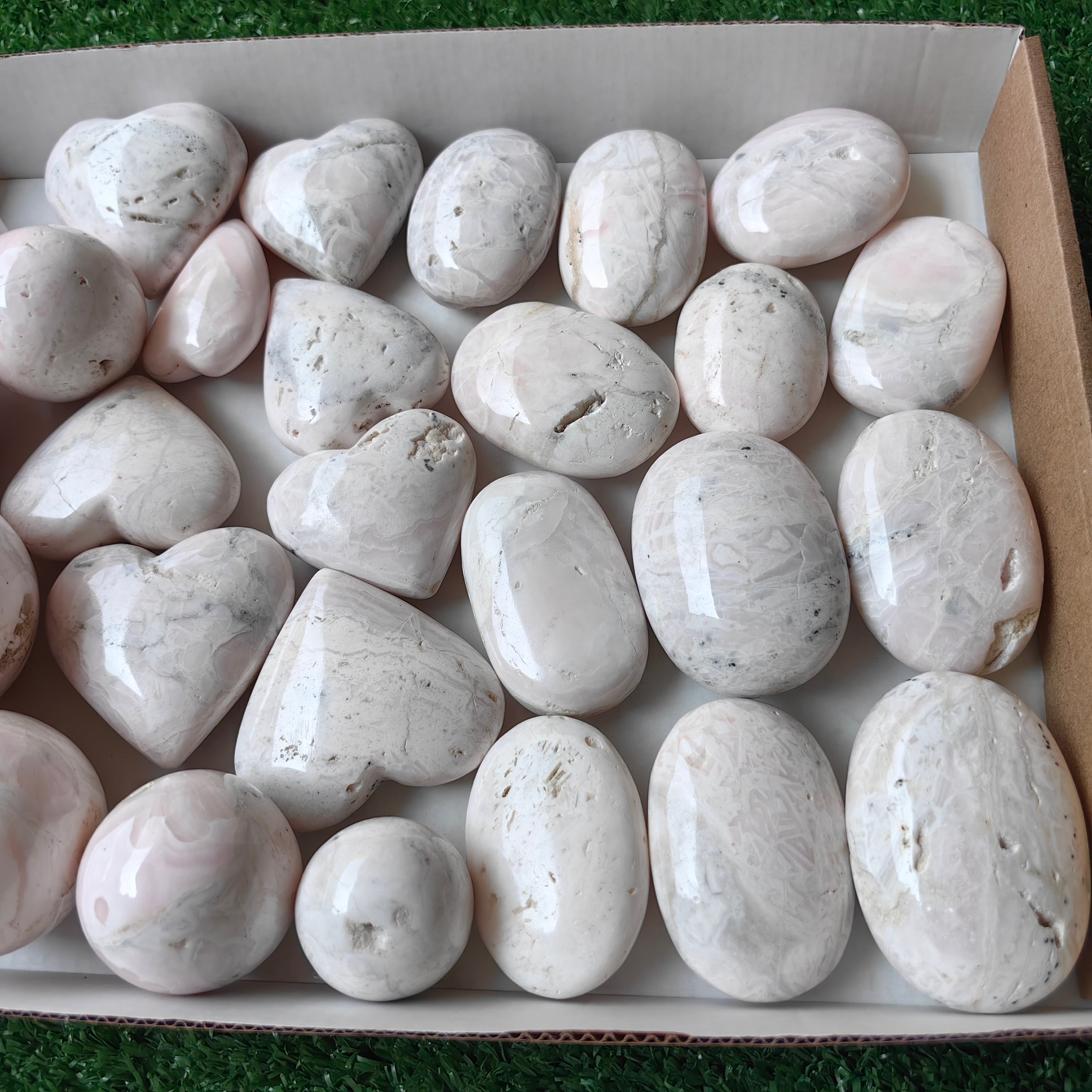 28 pc mangano spheres, palms & hearts