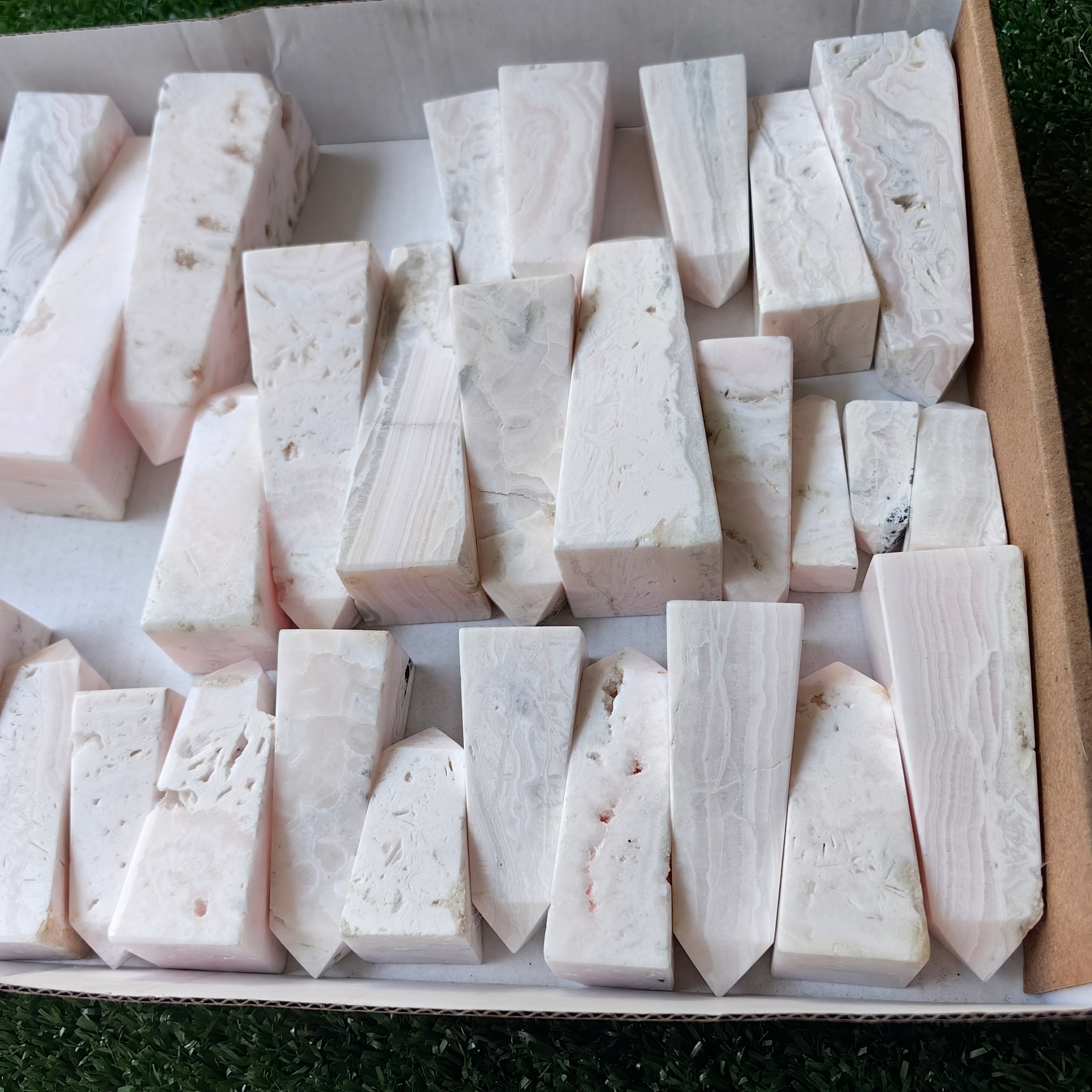 33 pc mangano calcite towers