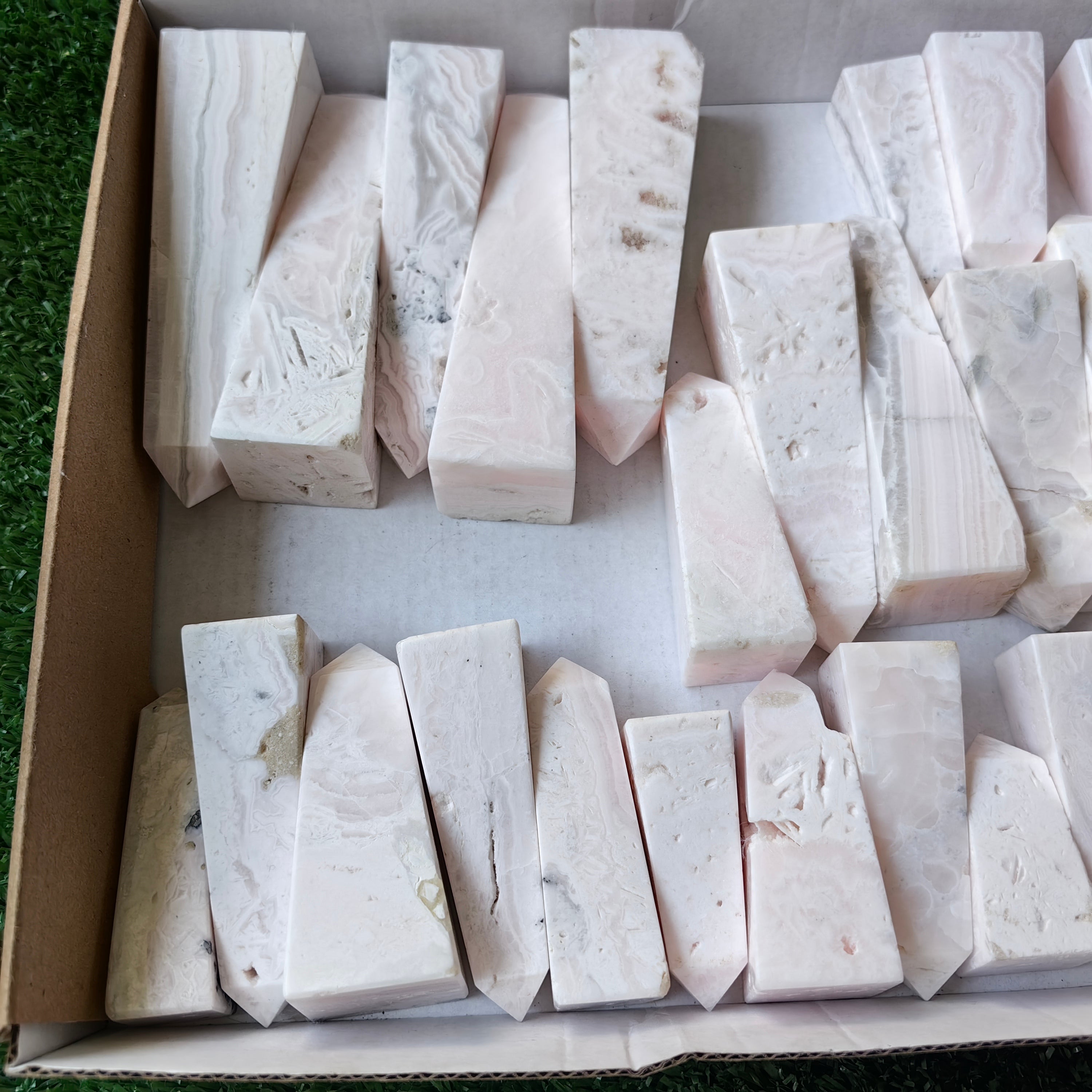 33 pc mangano calcite towers