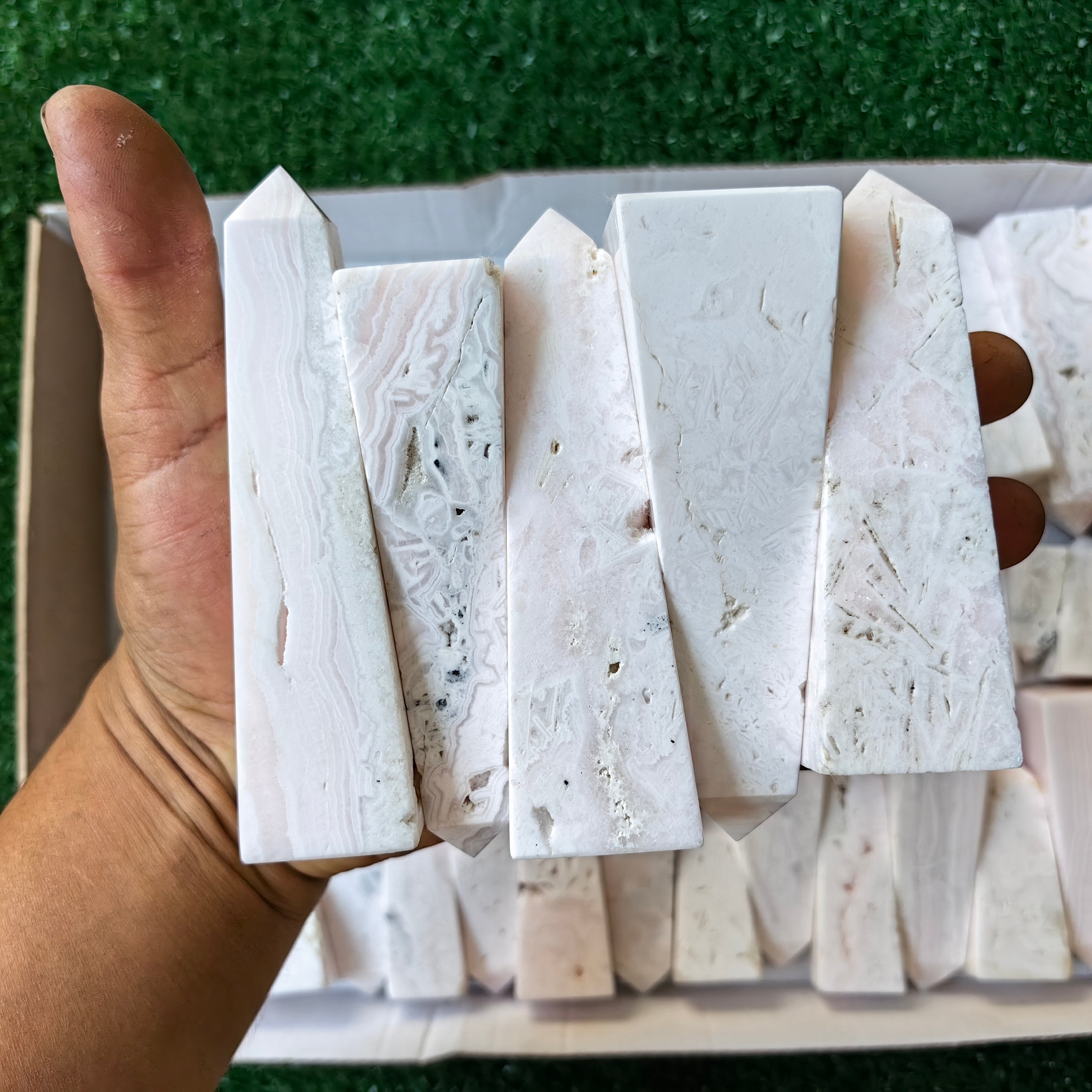 33 pc mangano calcite towers