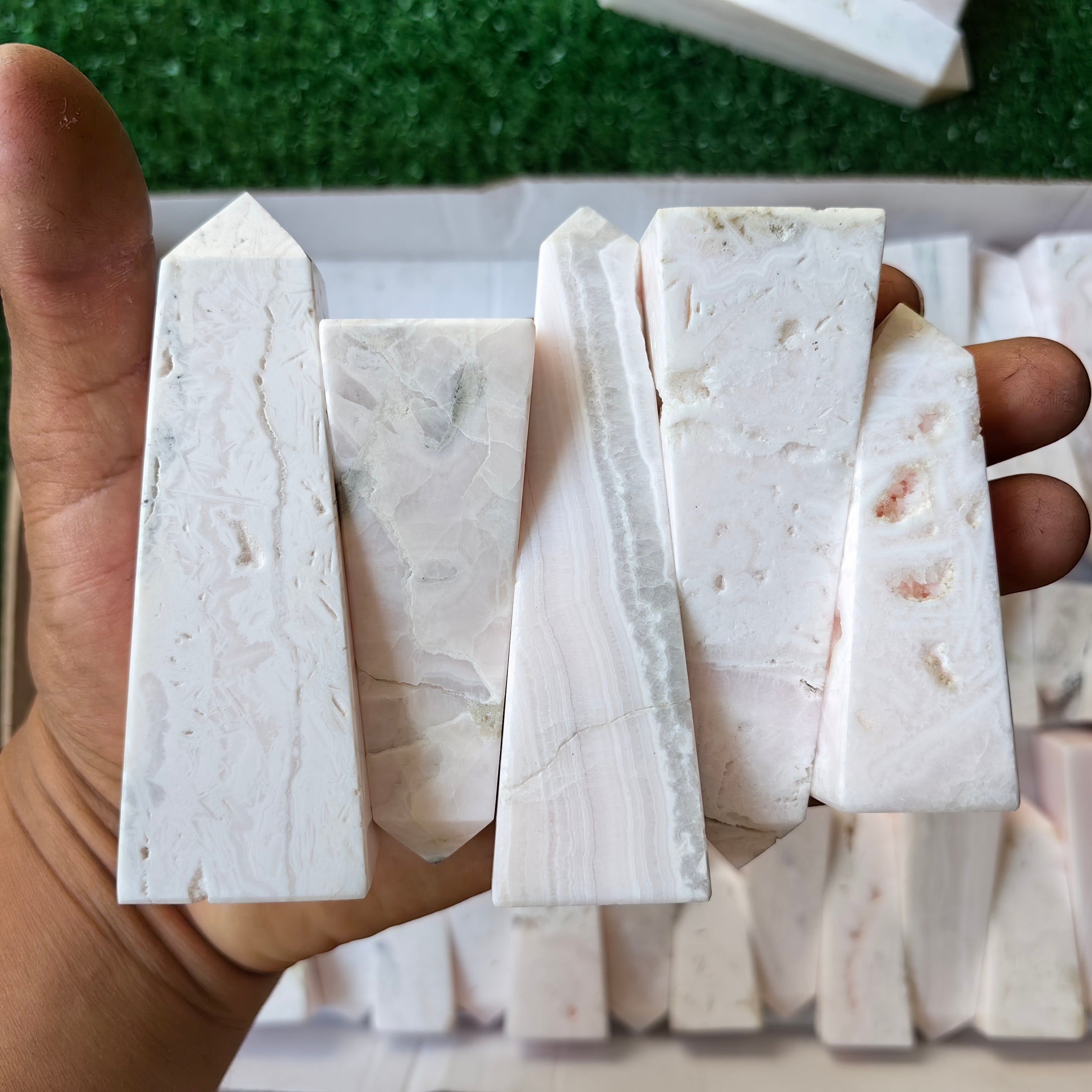33 pc mangano calcite towers