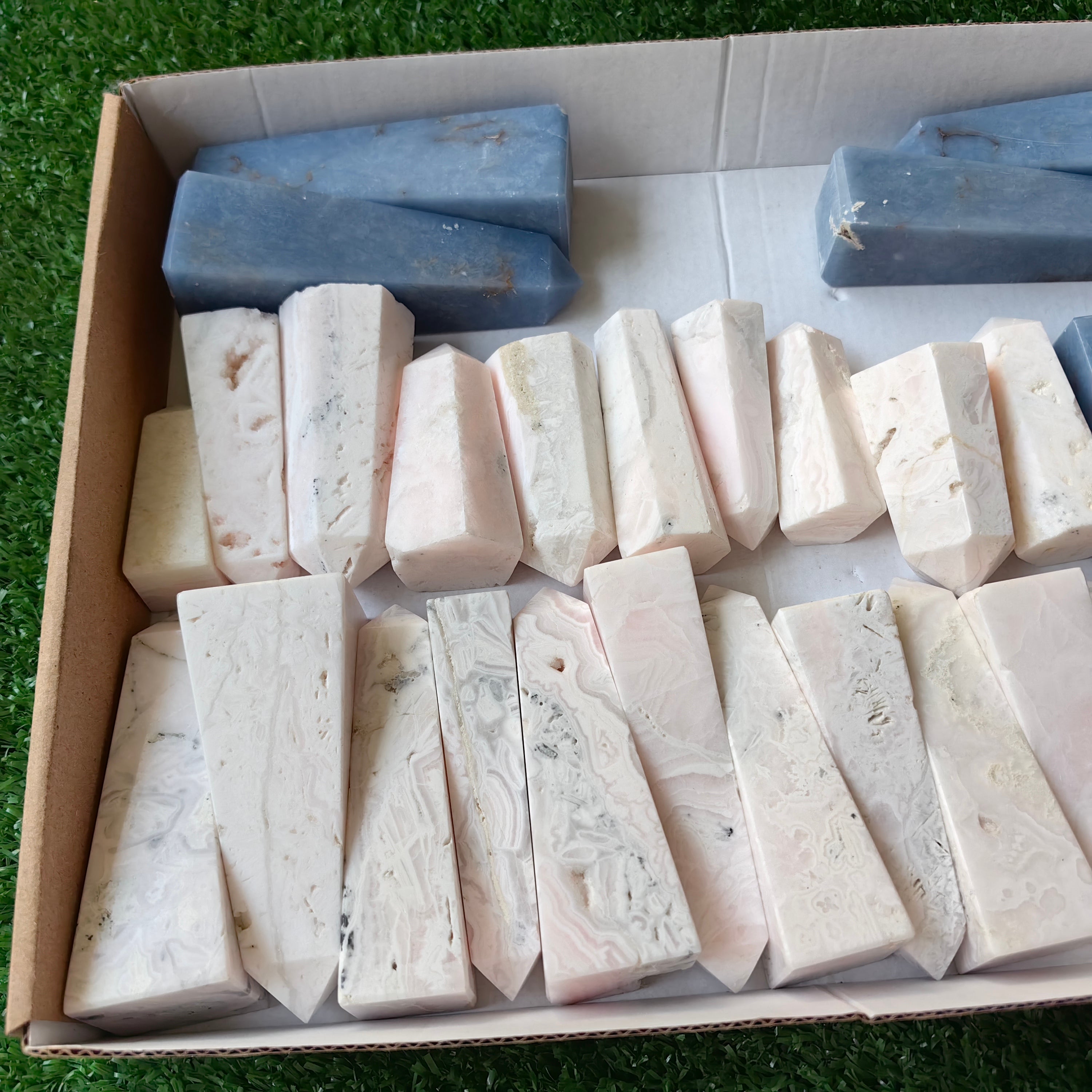 32 pc angelite & mangano calcite towers