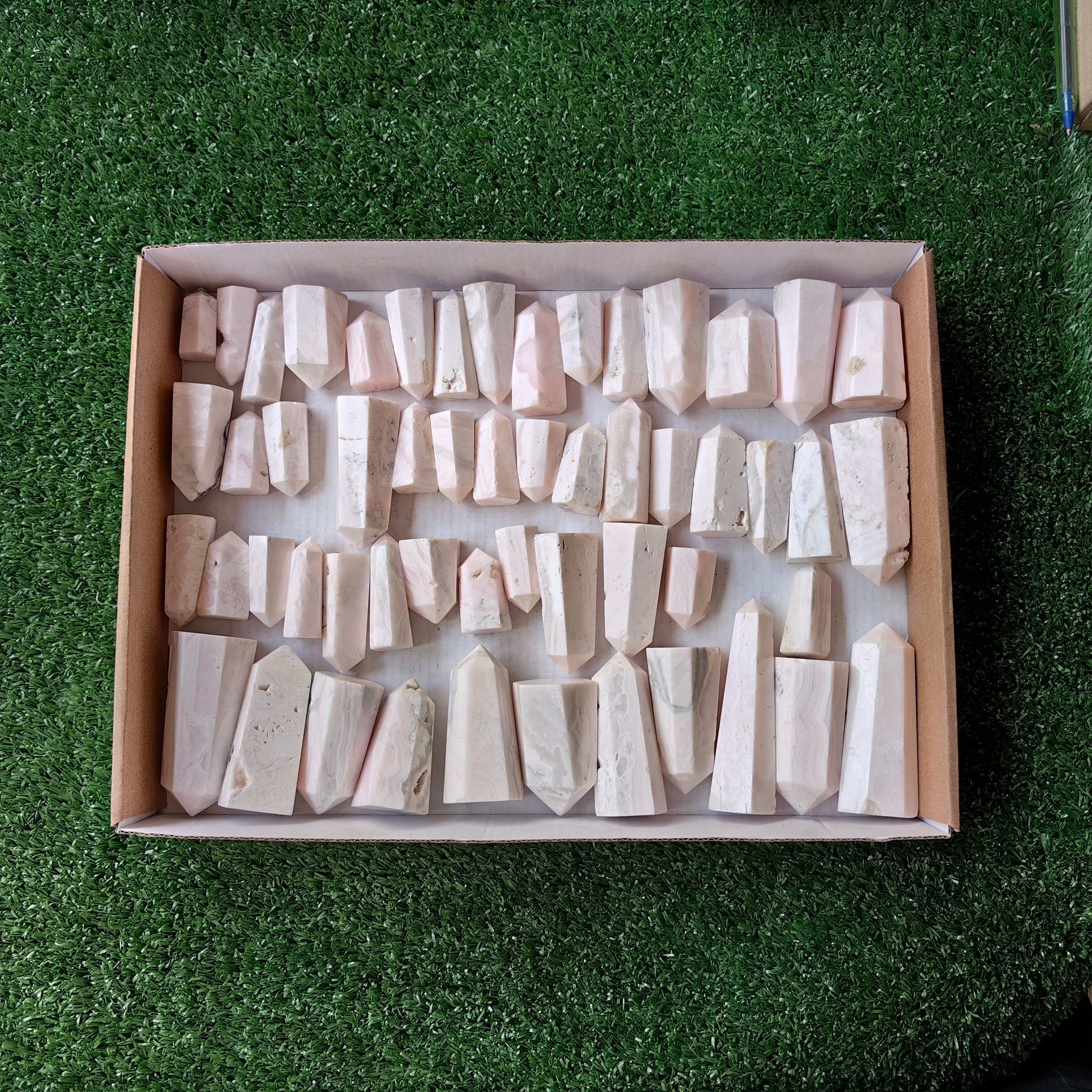 54 pc mangano calcite towers