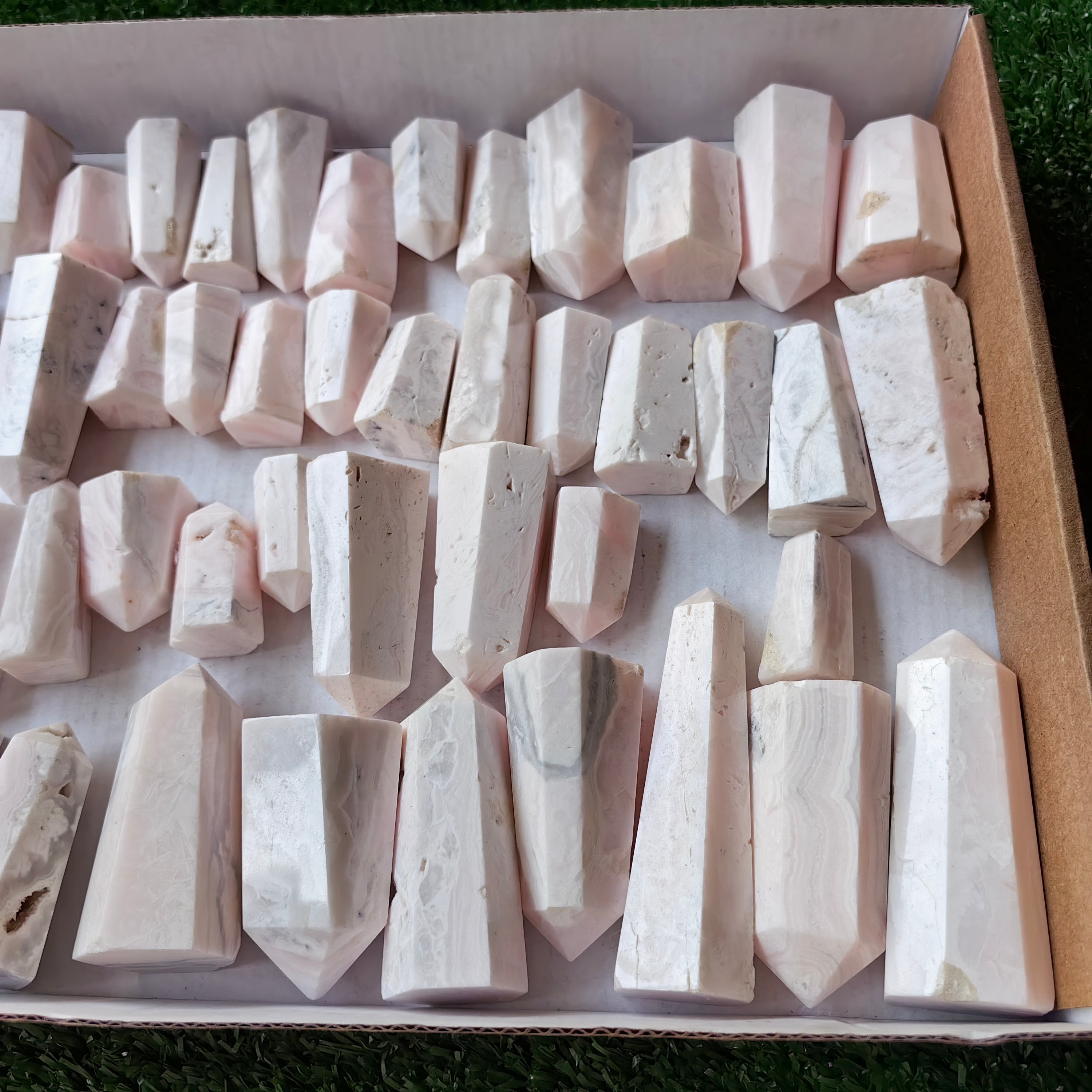 54 pc mangano calcite towers