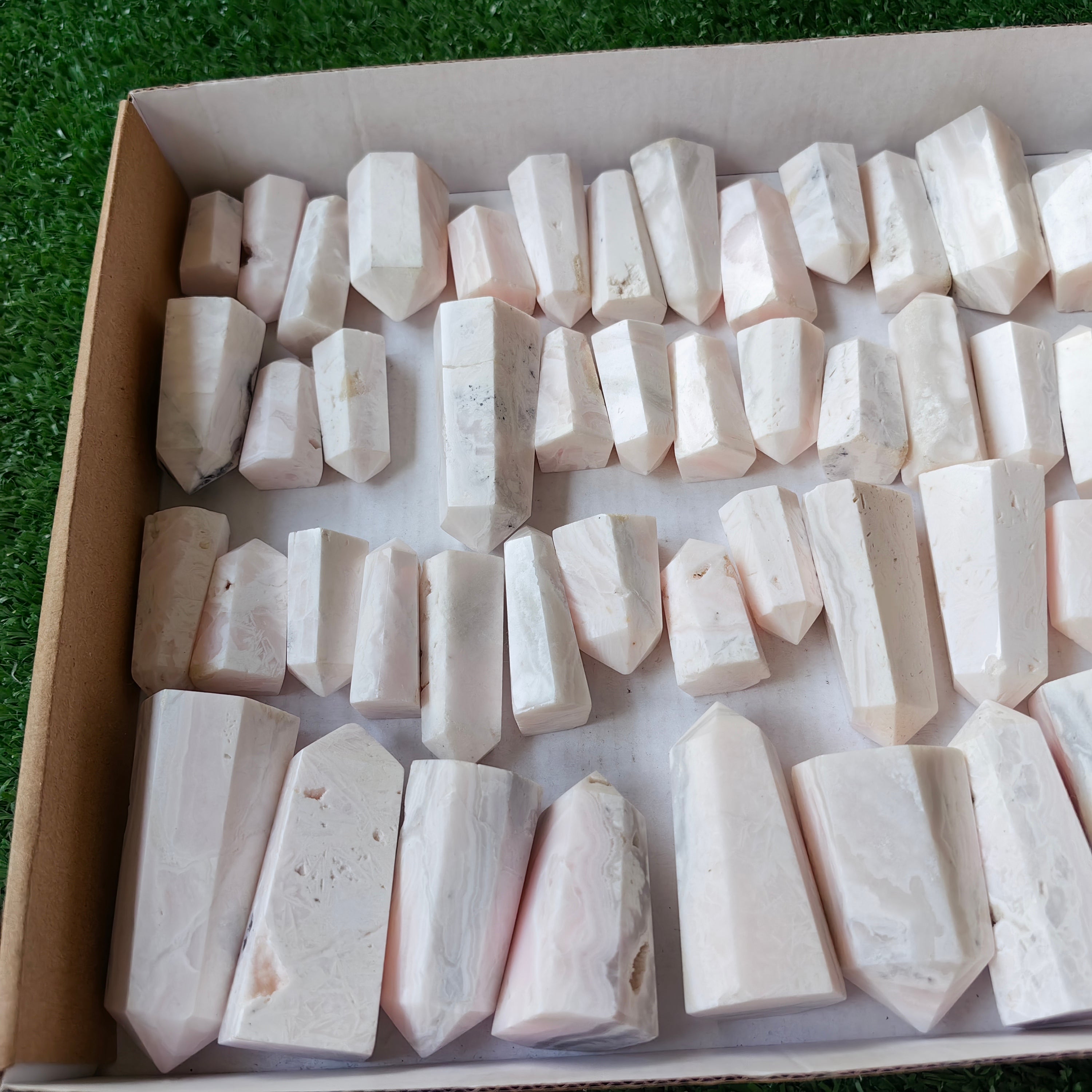 54 pc mangano calcite towers