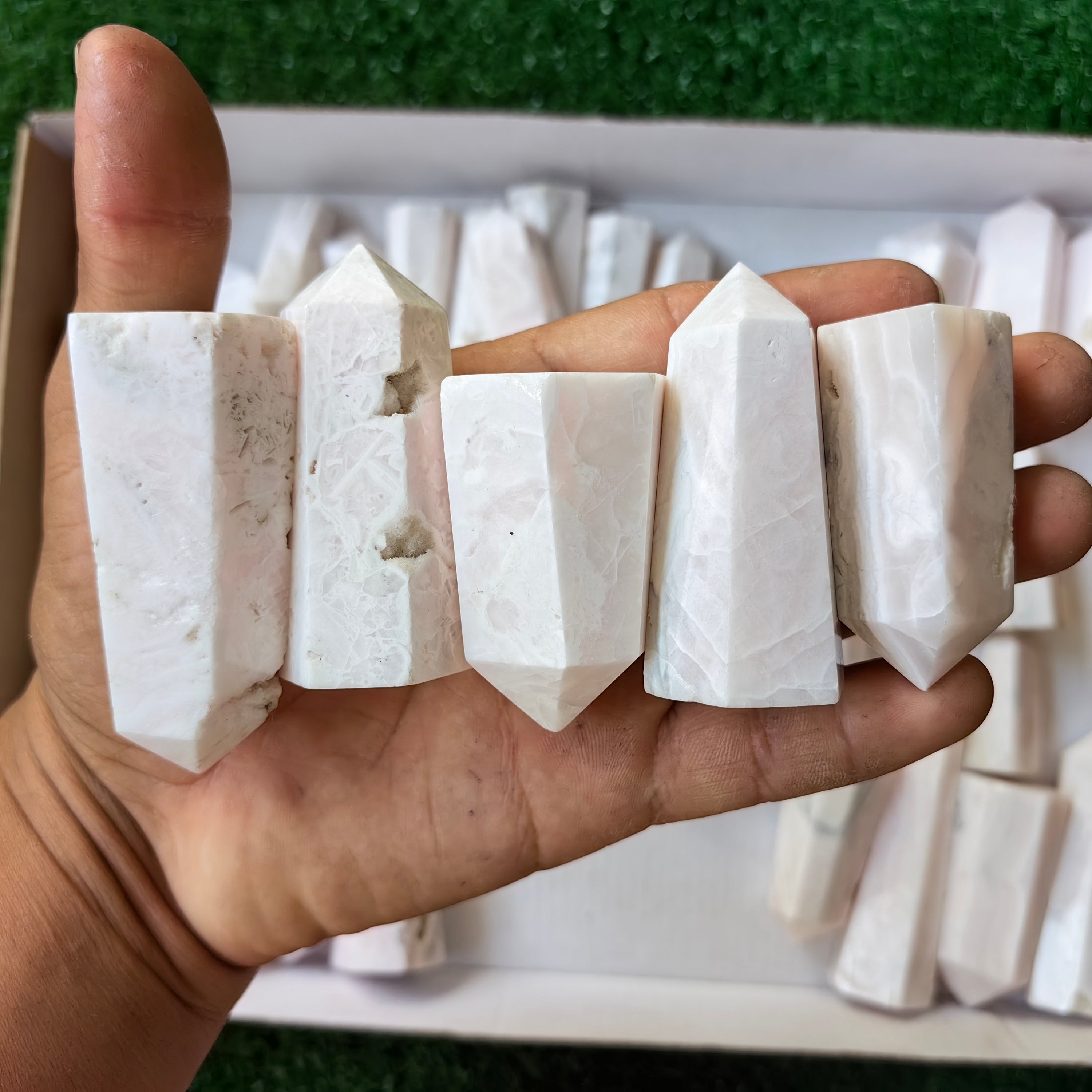 54 pc mangano calcite towers