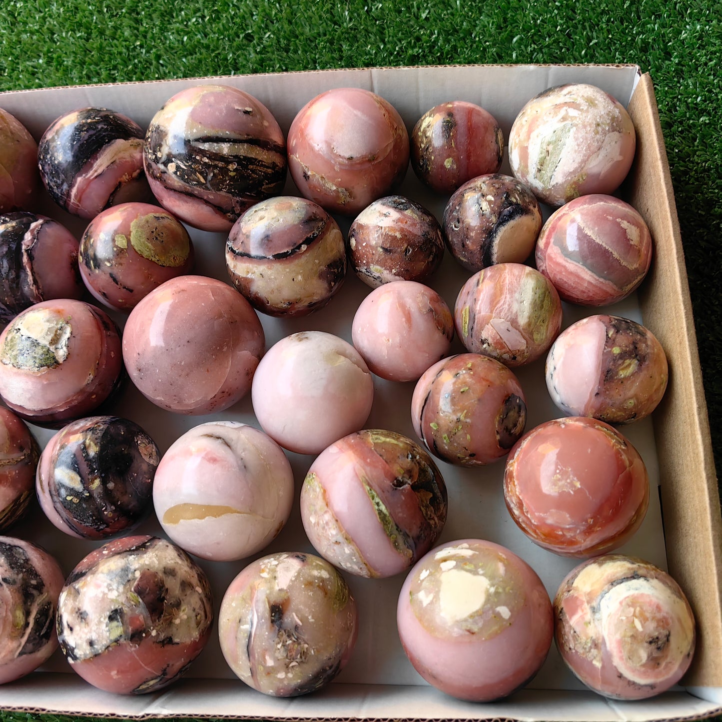 32 pc pink opal spheres
