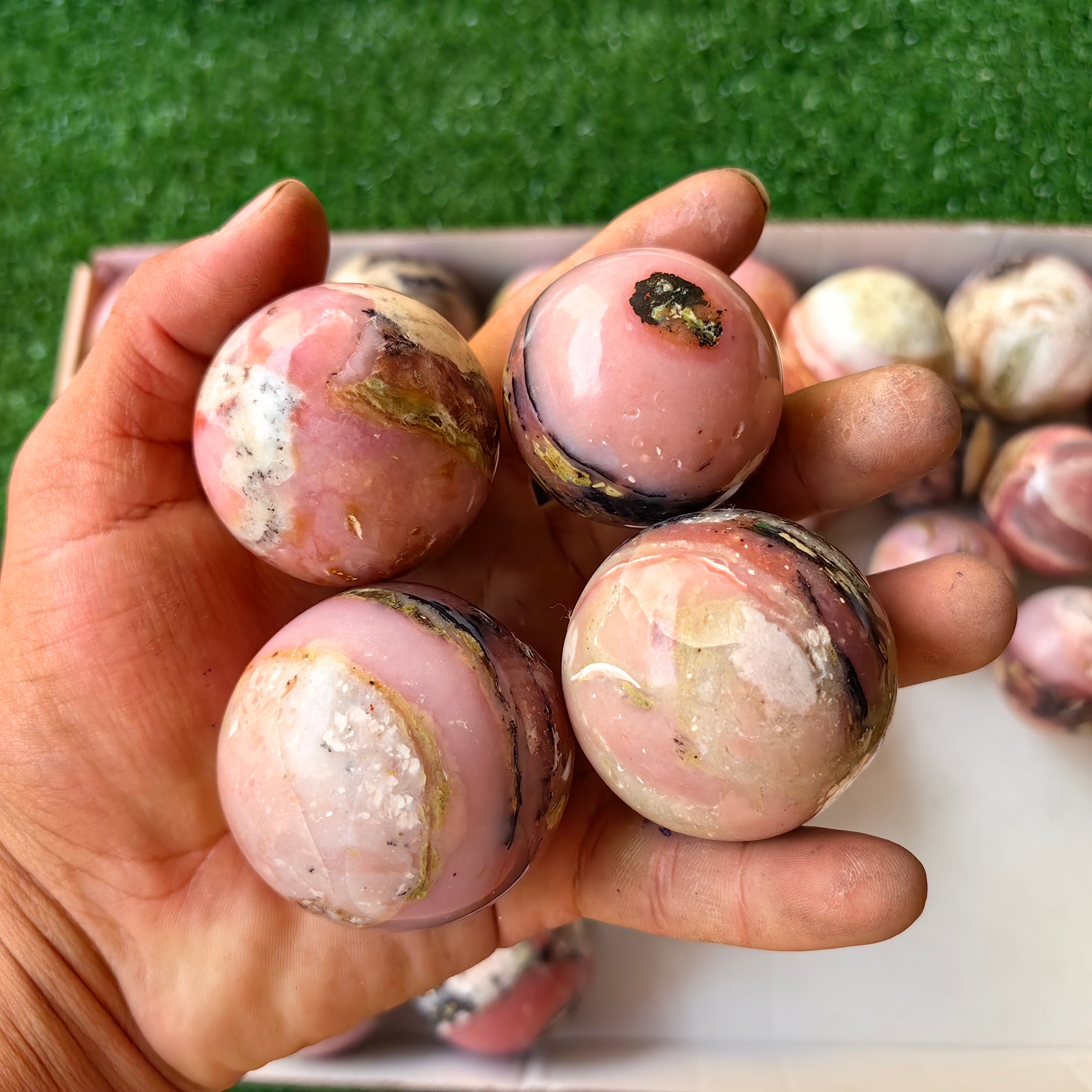 32 pc pink opal spheres