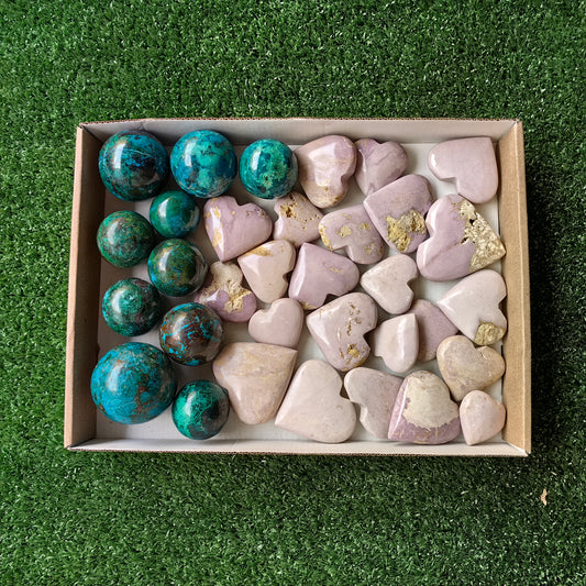 33 pc chrysocolla spheres & phosphosiderite hearts