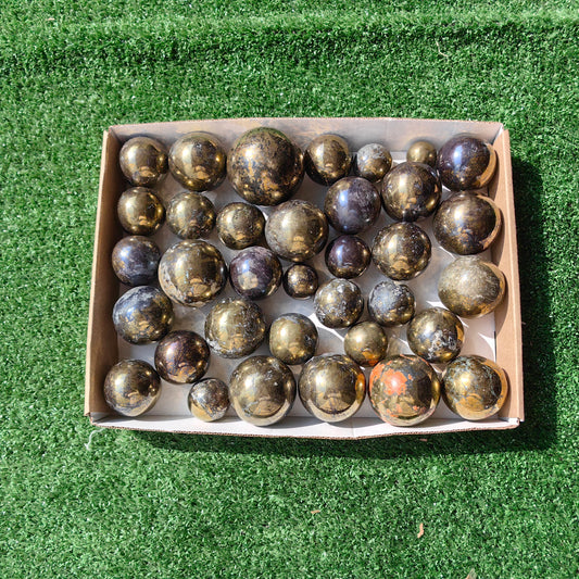 35 pc chalcopyrite with covellite spheres