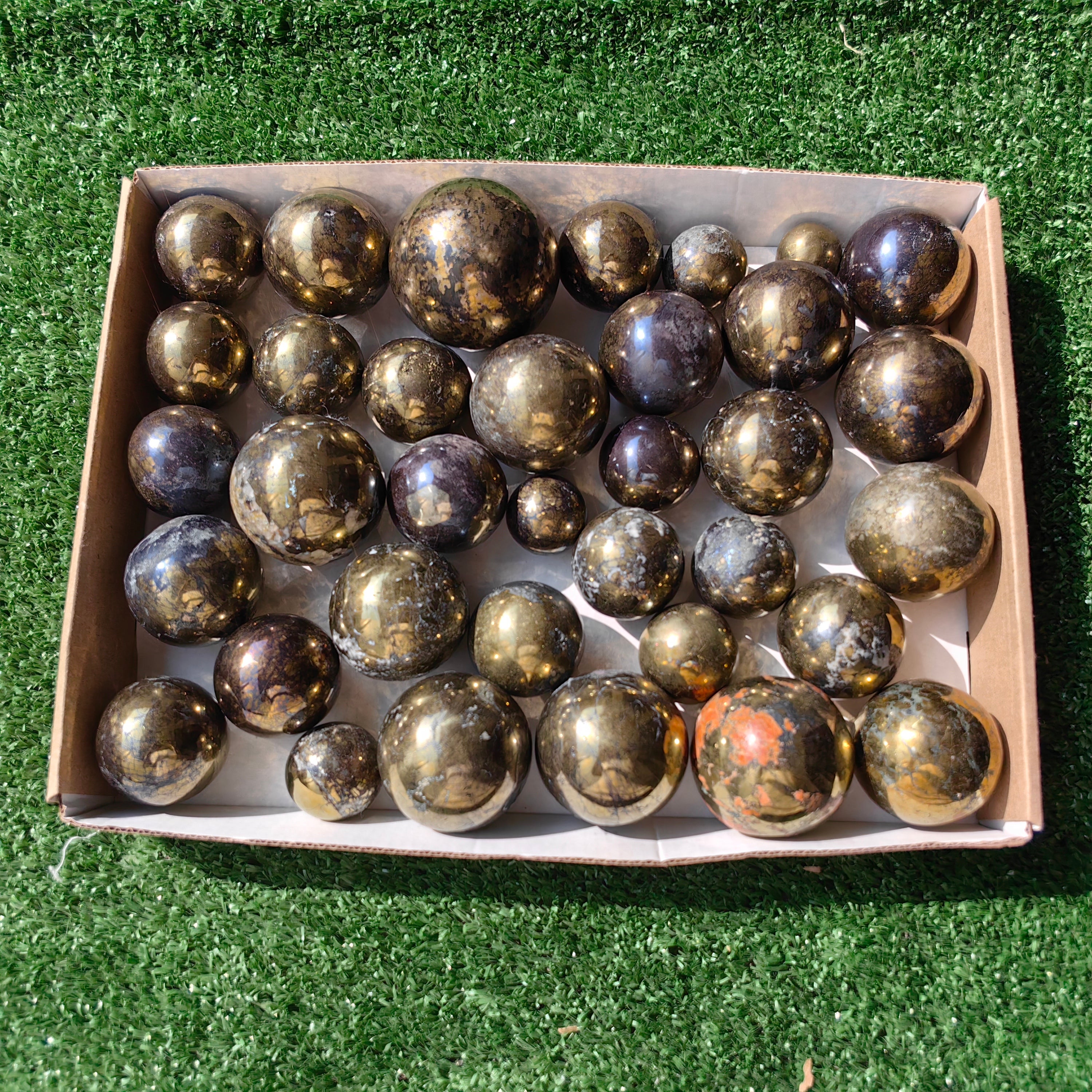 35 pc chalcopyrite with covellite spheres