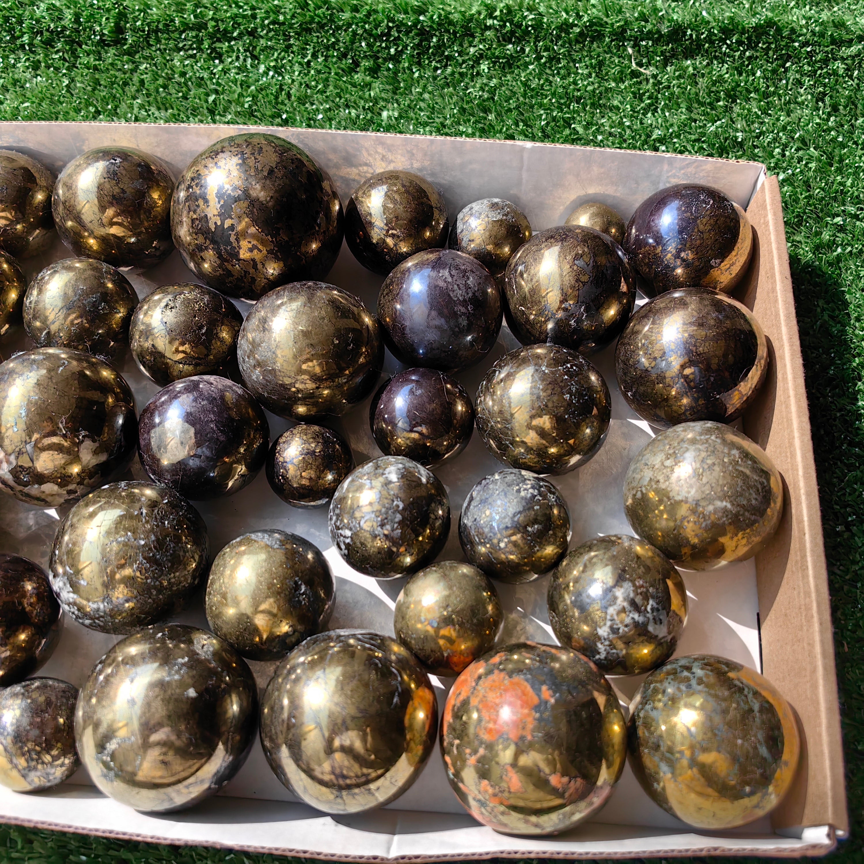 35 pc chalcopyrite with covellite spheres