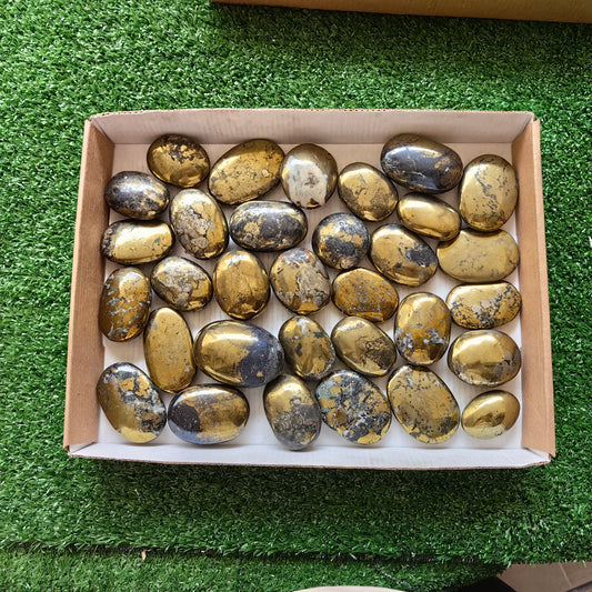 35 pc chalcopyrite with covellite palms