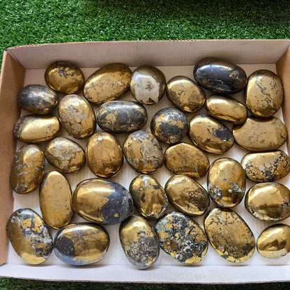 35 pc chalcopyrite with covellite palms