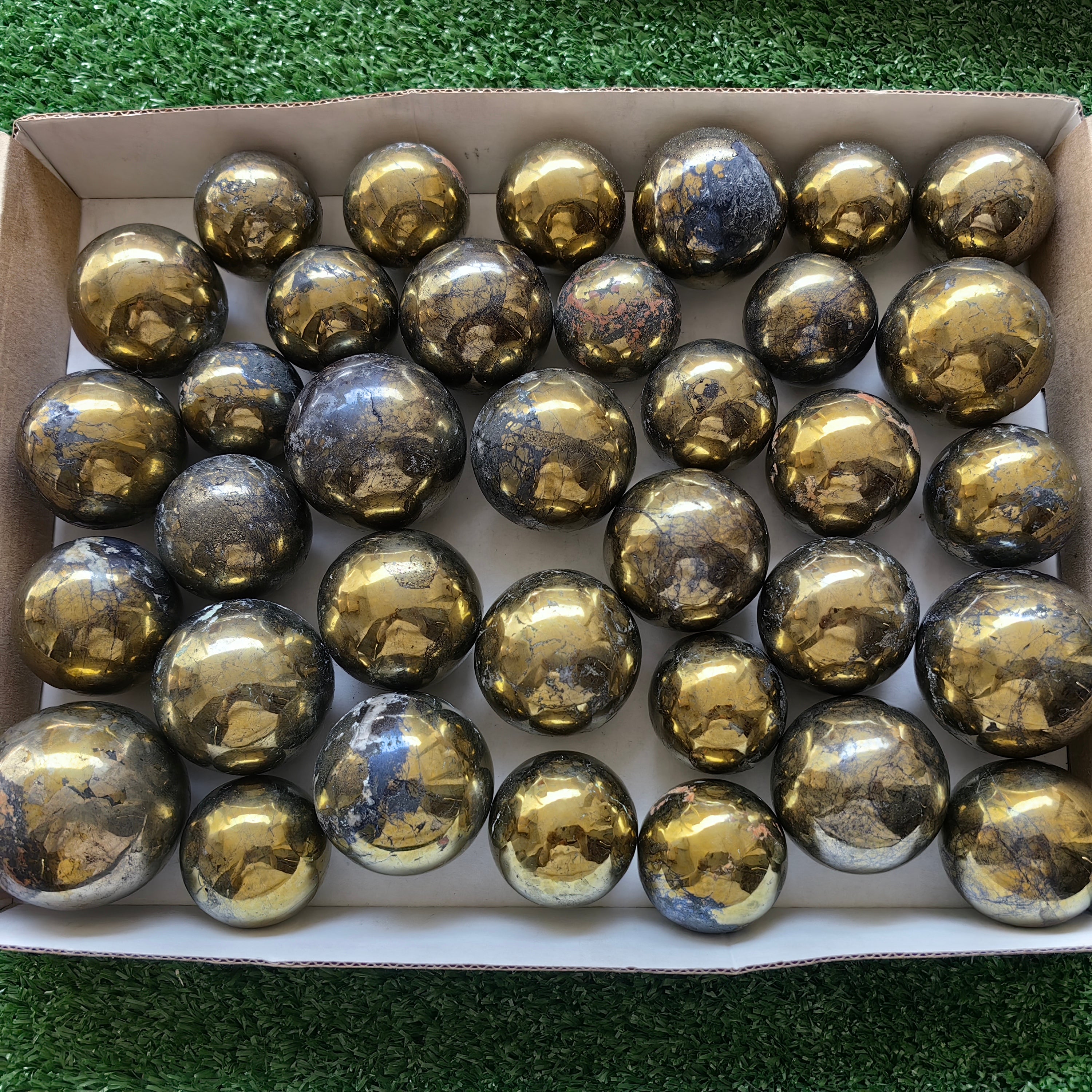 35 pc chalcopyrite with covellite spheres