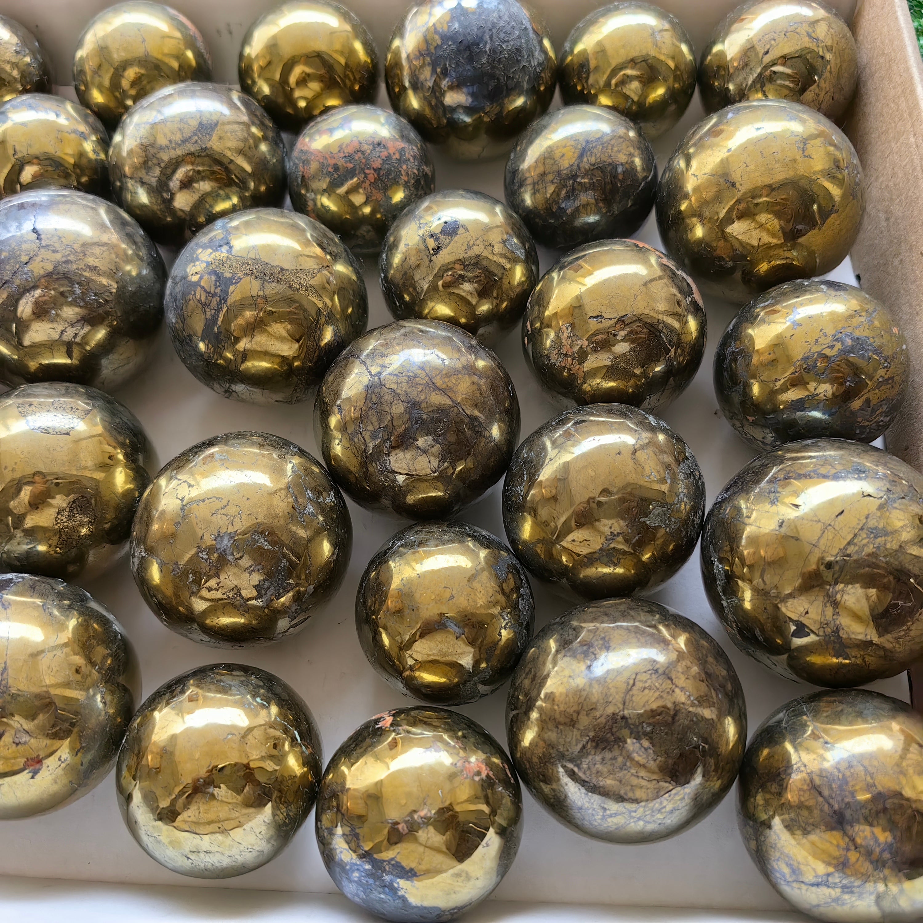 35 pc chalcopyrite with covellite spheres