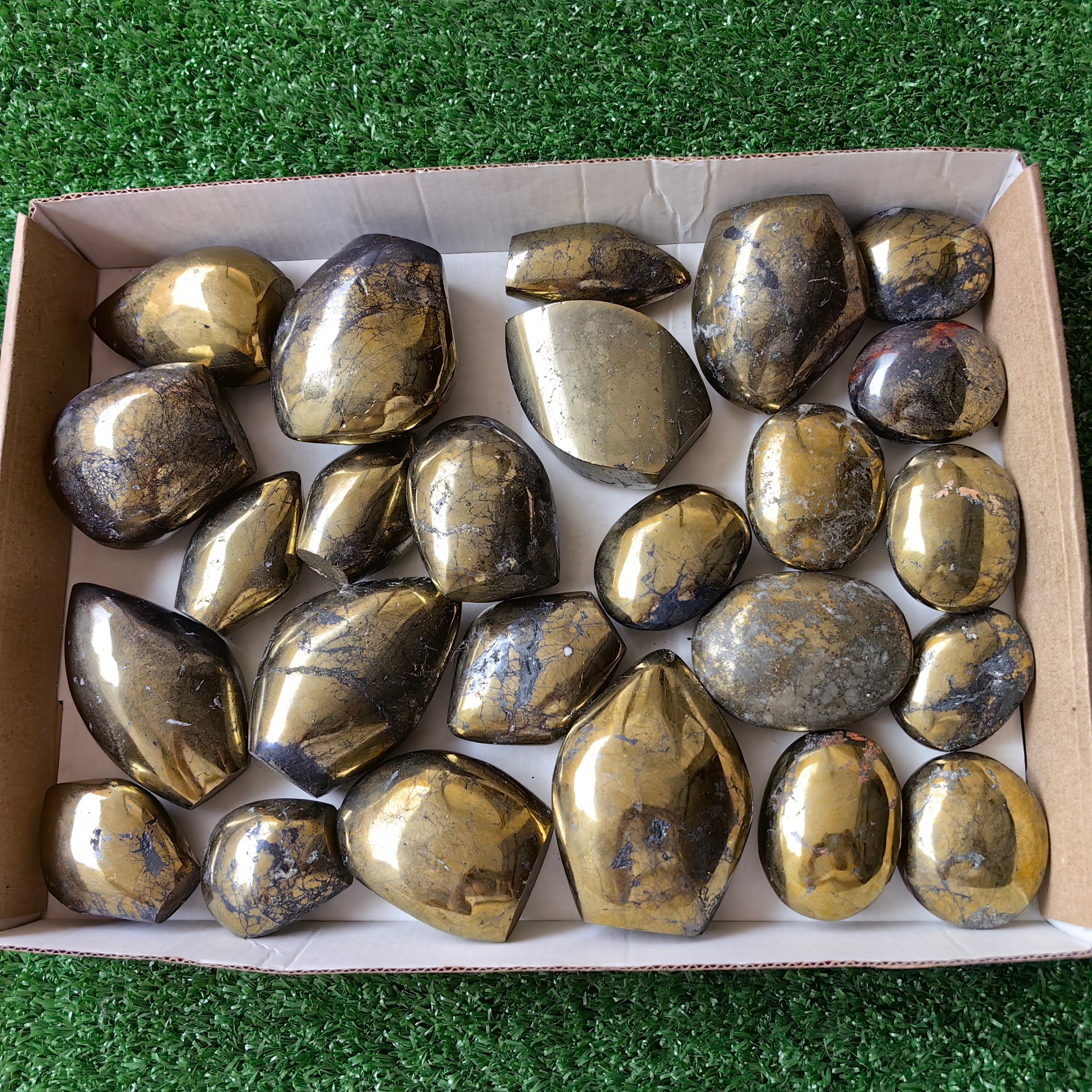 25 pc chalcopyrite with covellite palms & free forms