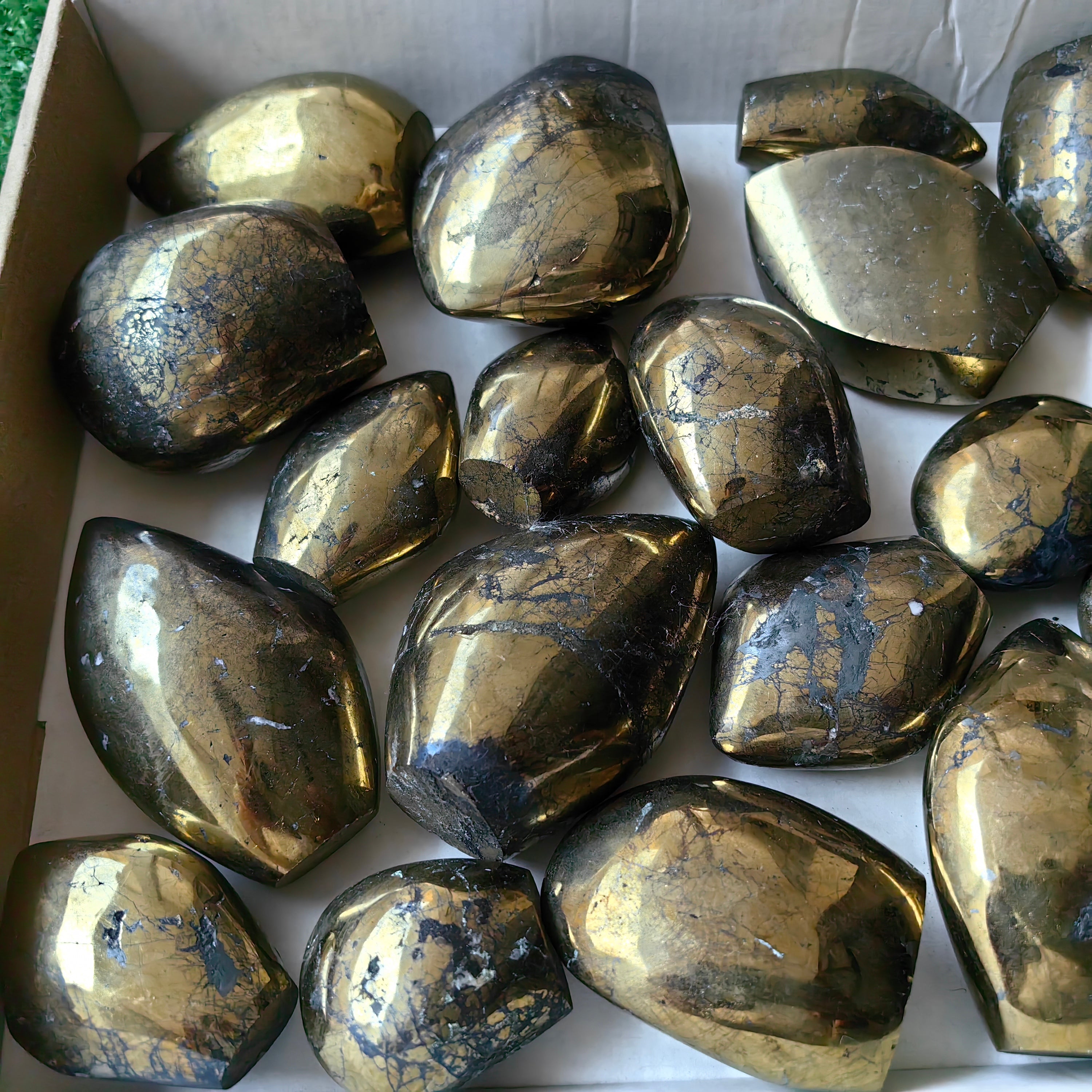 25 pc chalcopyrite with covellite palms & free forms