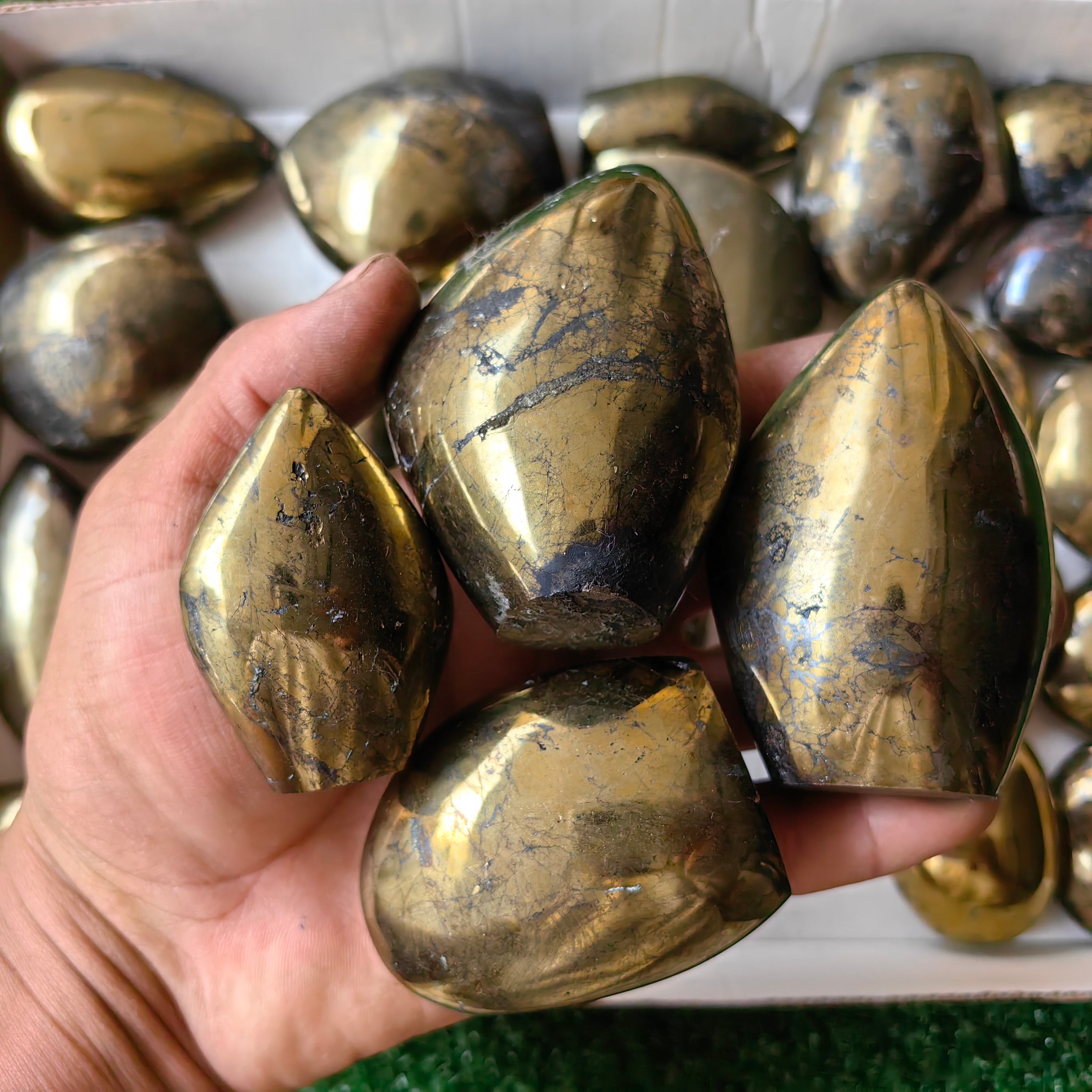 25 pc chalcopyrite with covellite palms & free forms