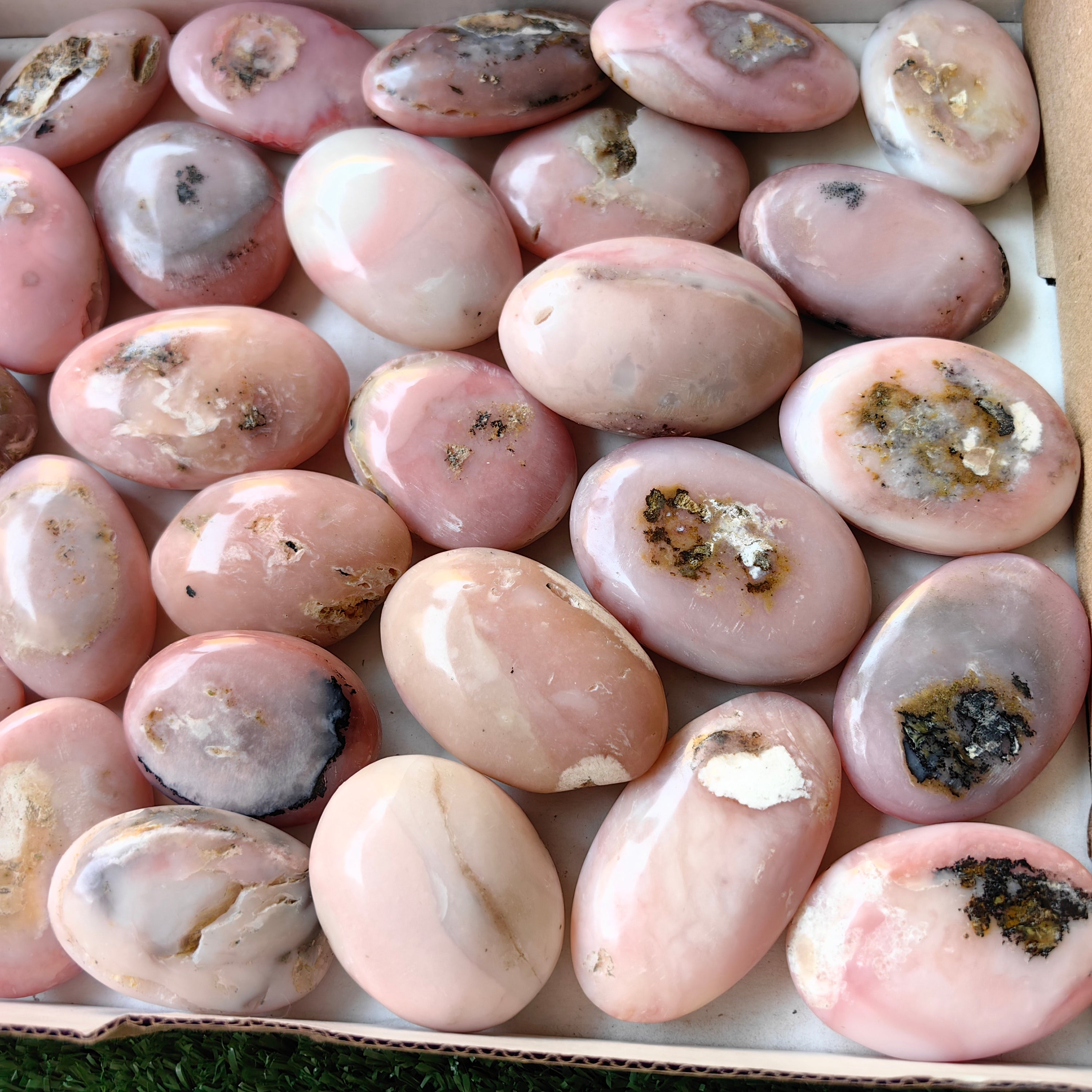 33 pc pink opal palms