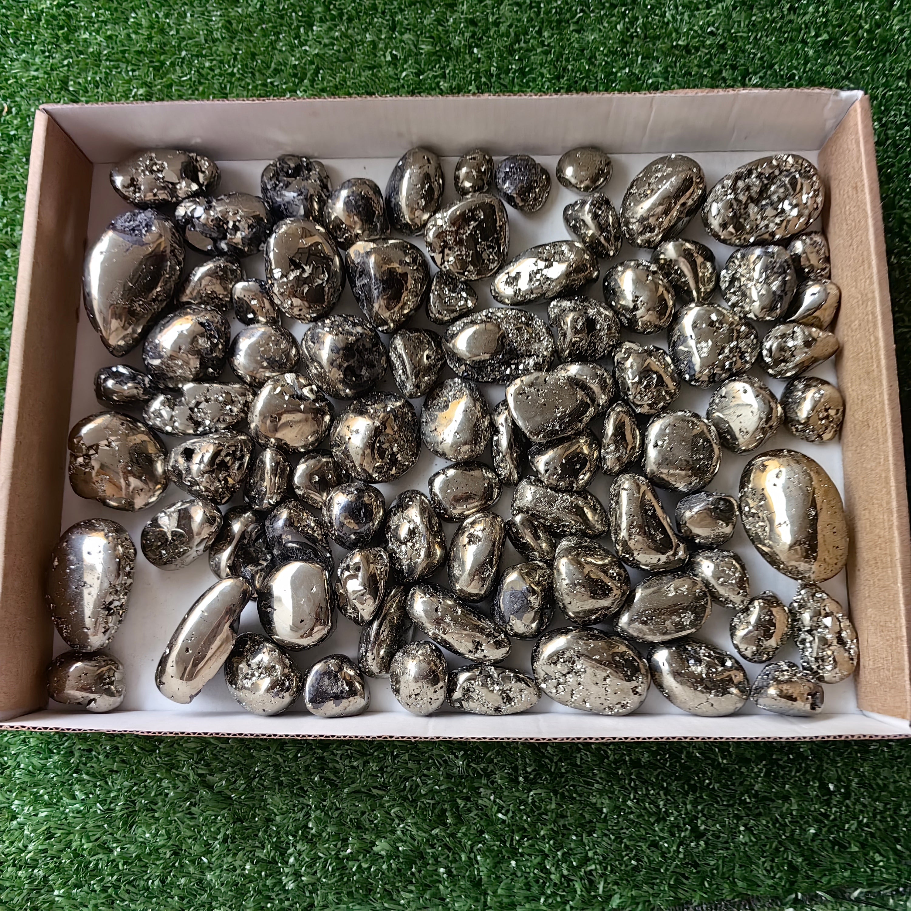 82 pc pyrite tumbled with octactahedral & sphalerite drusy