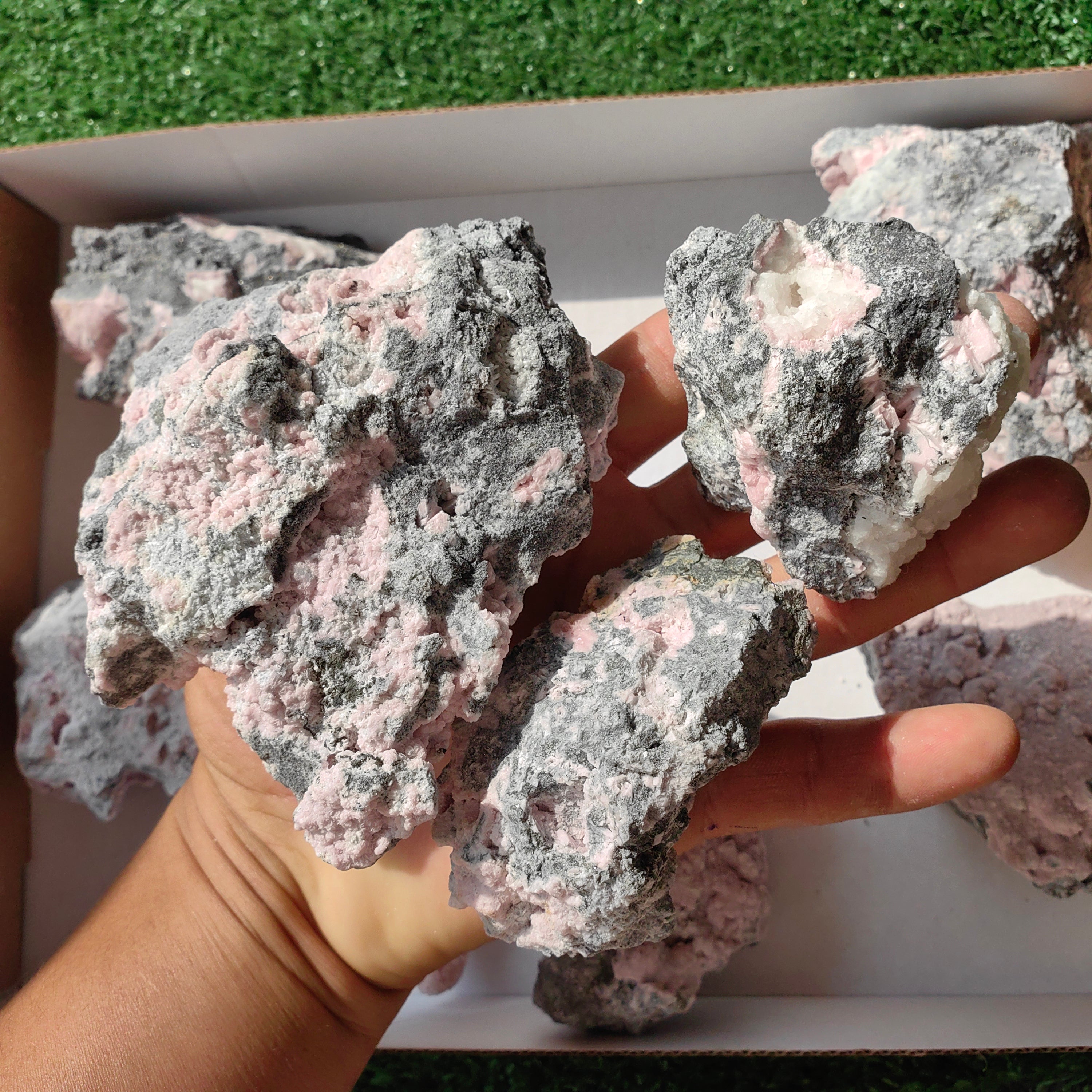 10 rhodochrosite quartz crystals specimen PERU