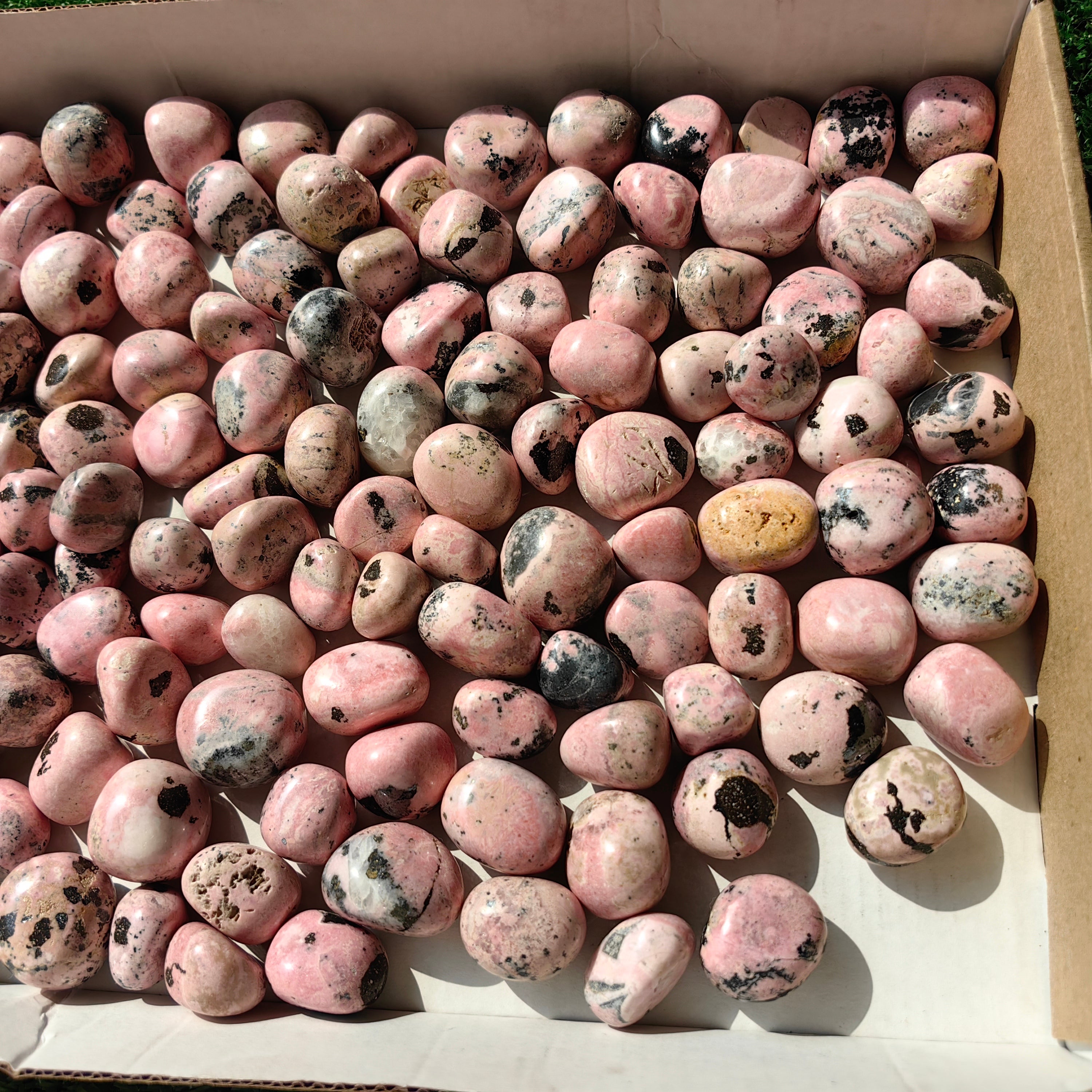 2 kg tumbled rhodonite
