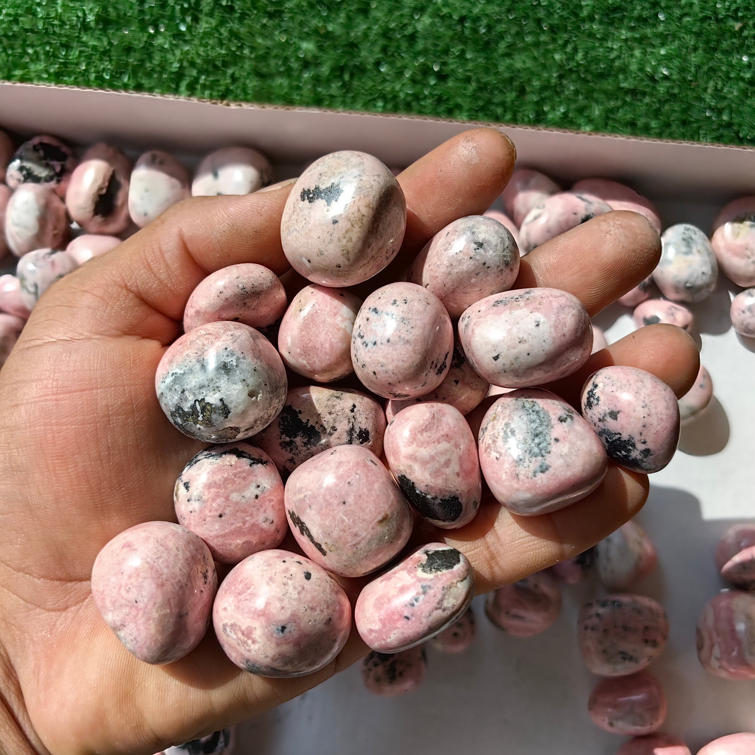 2 kg tumbled rhodonite