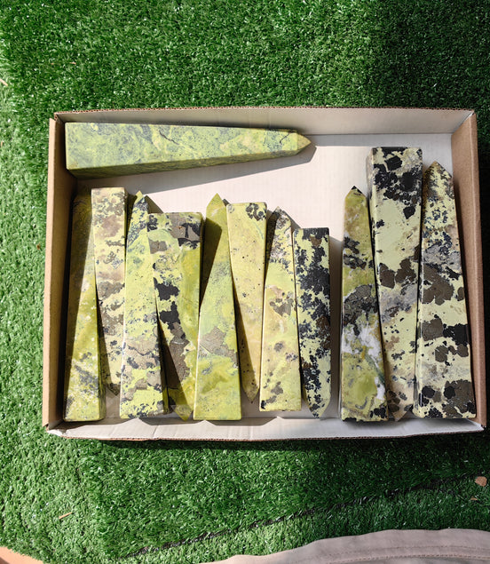 12 pc green serpentine towers