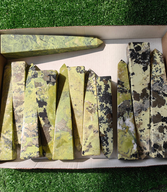 12 pc green serpentine towers