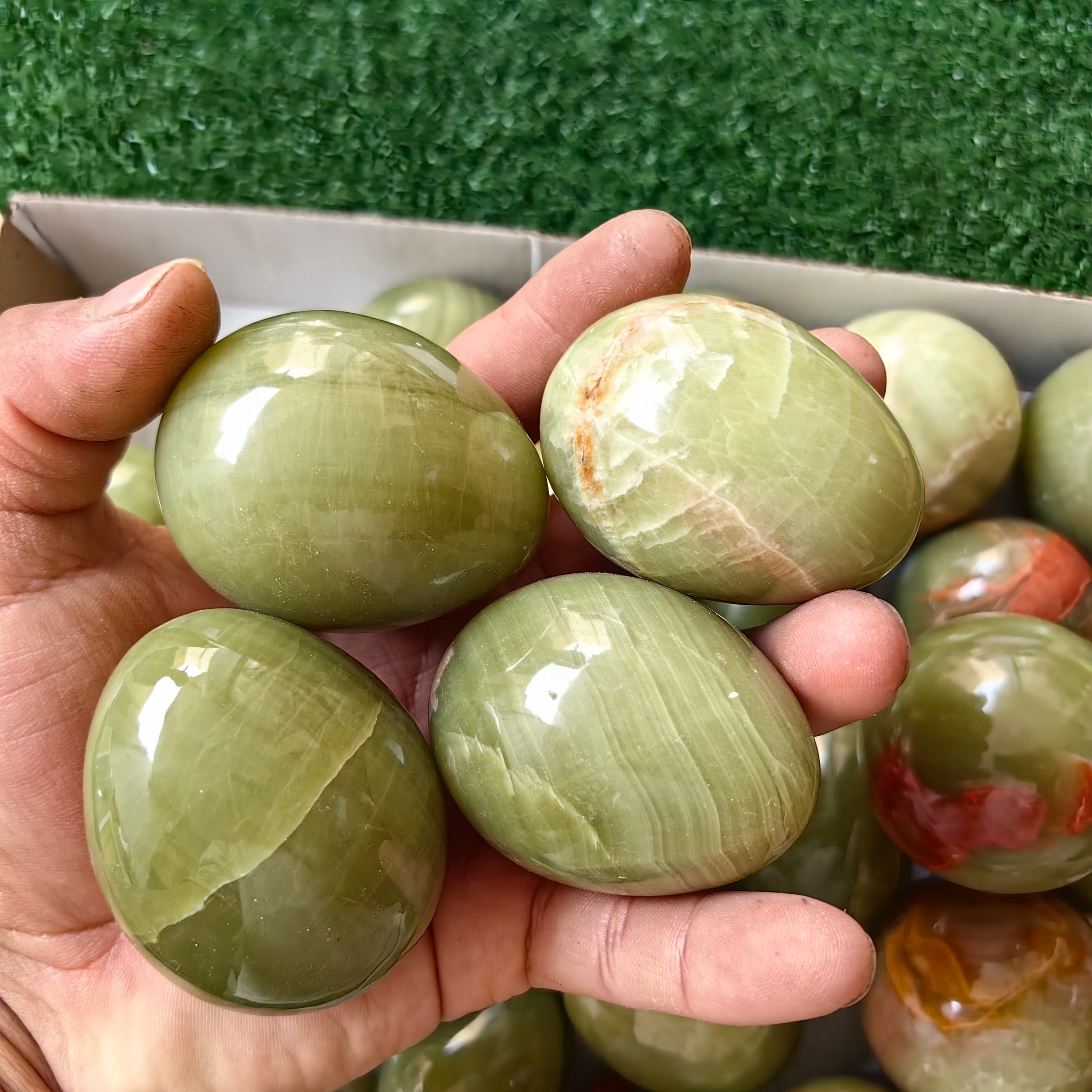 28 pc green onix eggs & spheres
