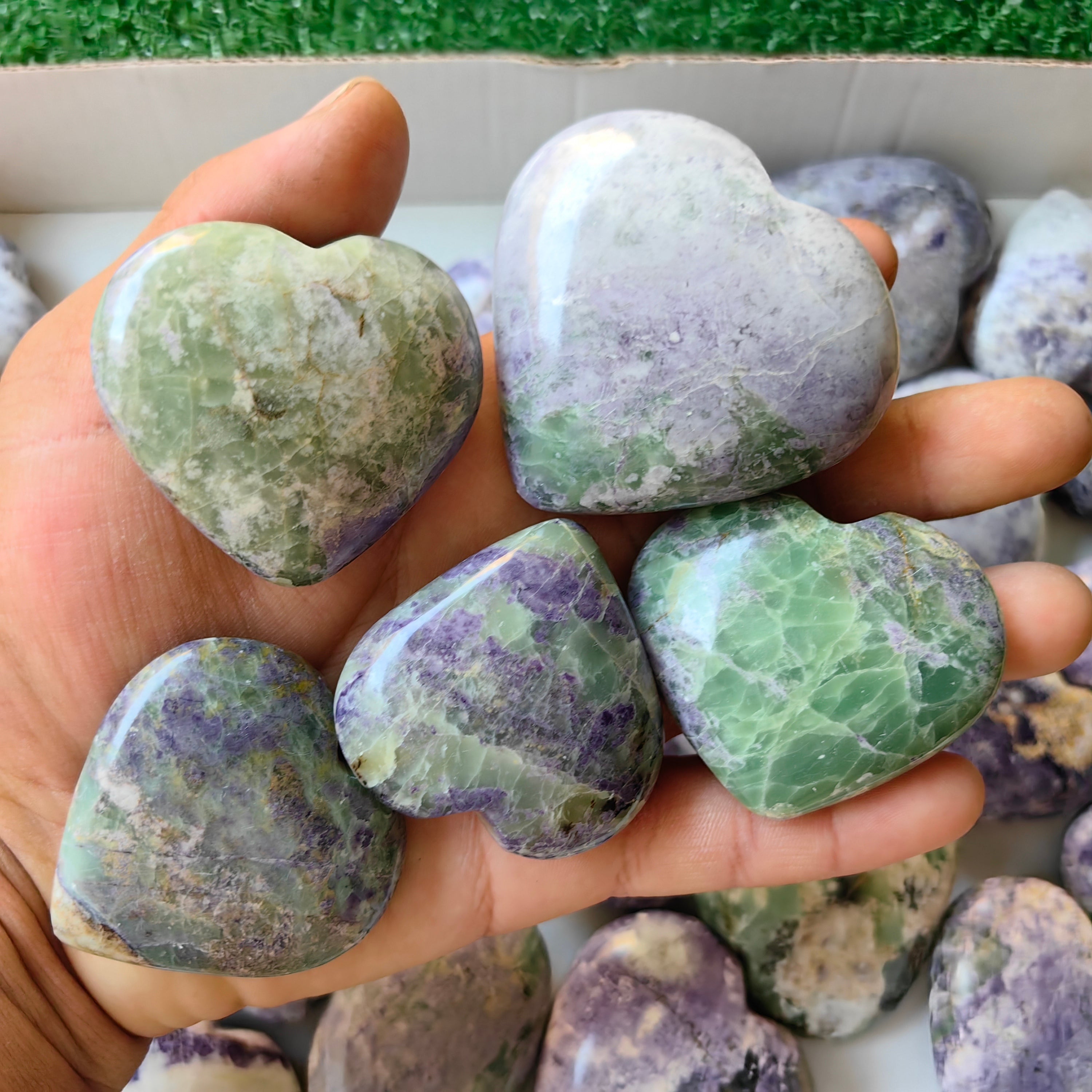 29 pc bolivianite hearts & palms